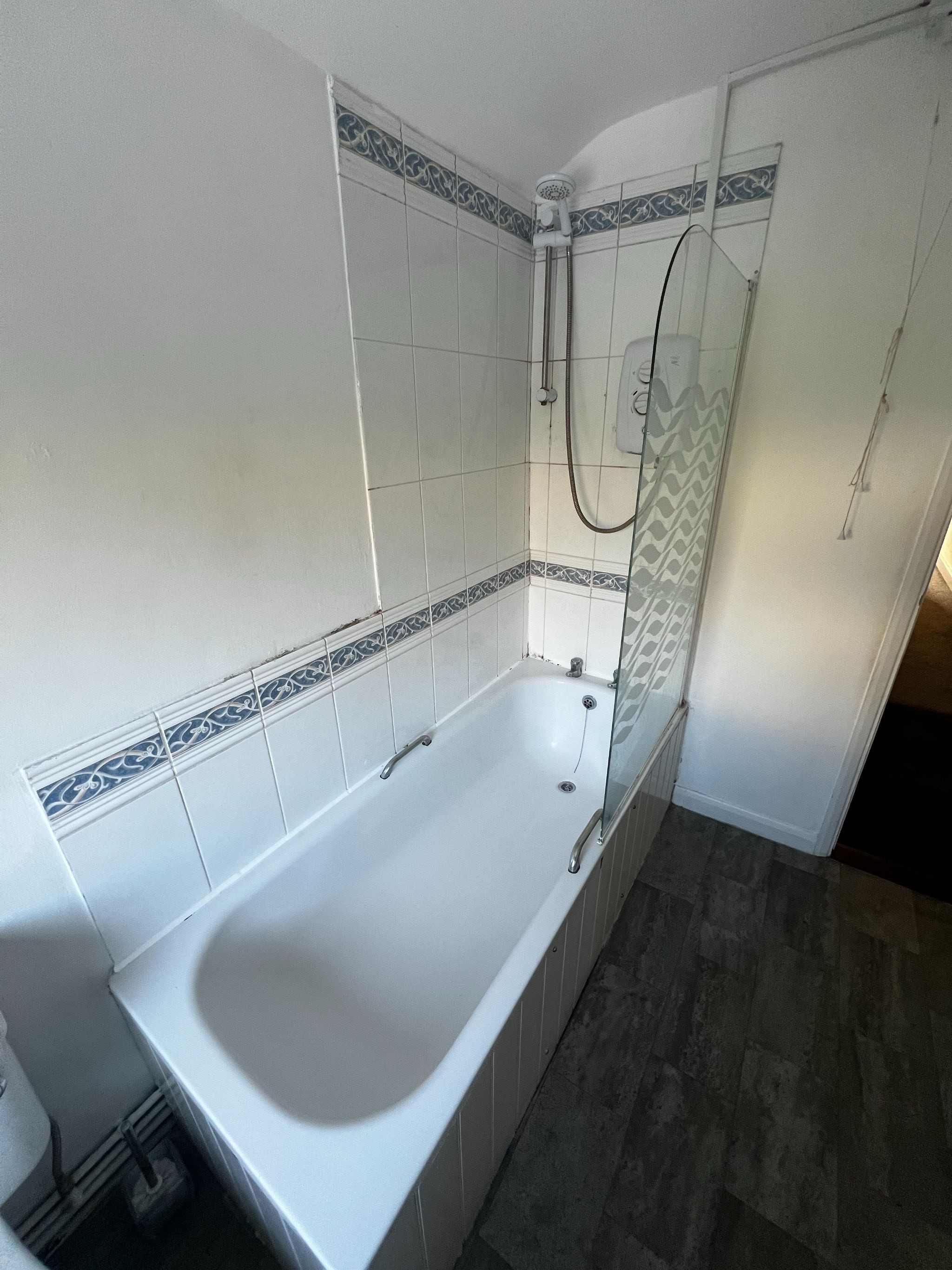 2 bedroom end terraced house To Let in Ipswich - Photograph 7.