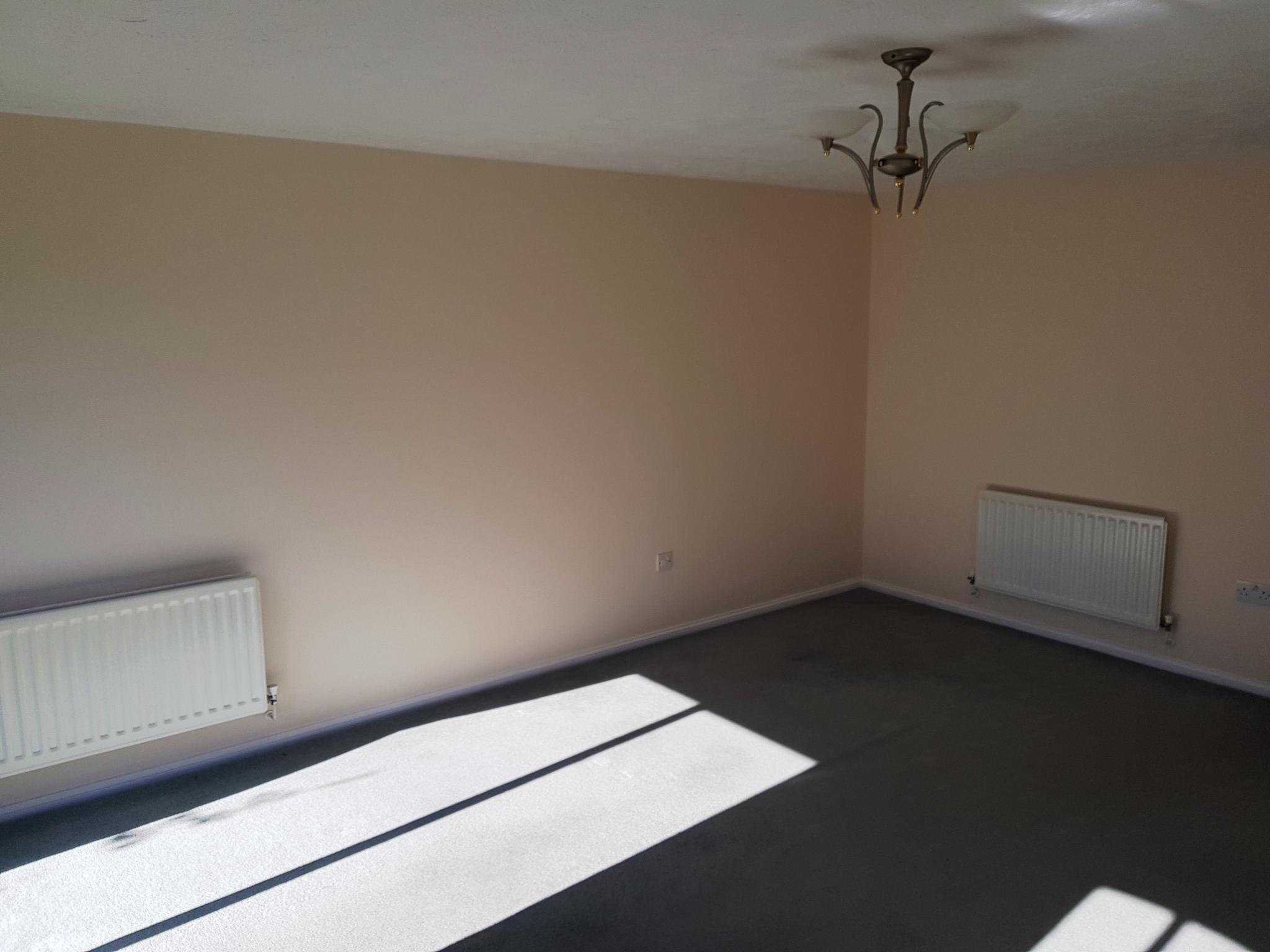 3 bedroom detached house SSTC in Ipswich - 3