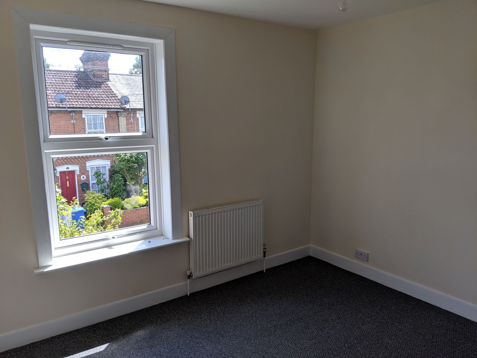 2 bedroom mid terraced house To Let in Ipswich - Photograph 5