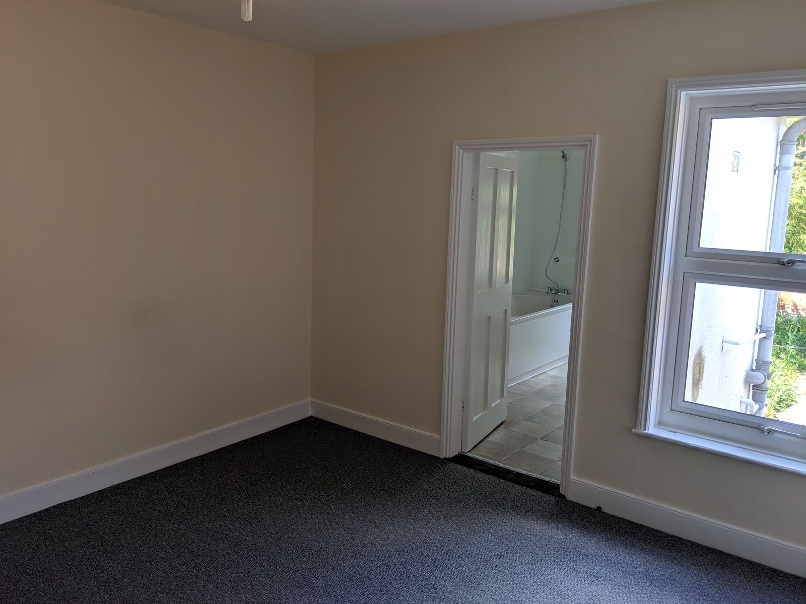 2 bedroom mid terraced house To Let in Ipswich - Photograph 6