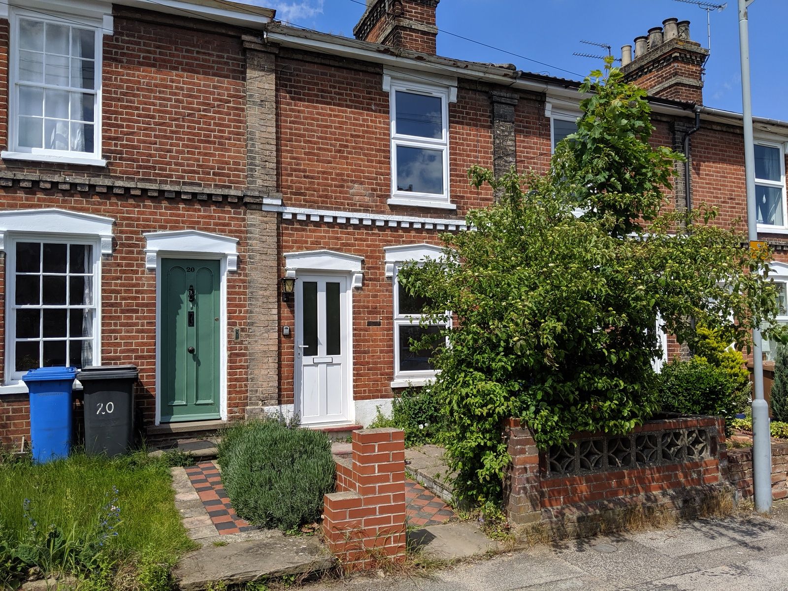 2 bedroom mid terraced house To Let in Ipswich - Photograph 1