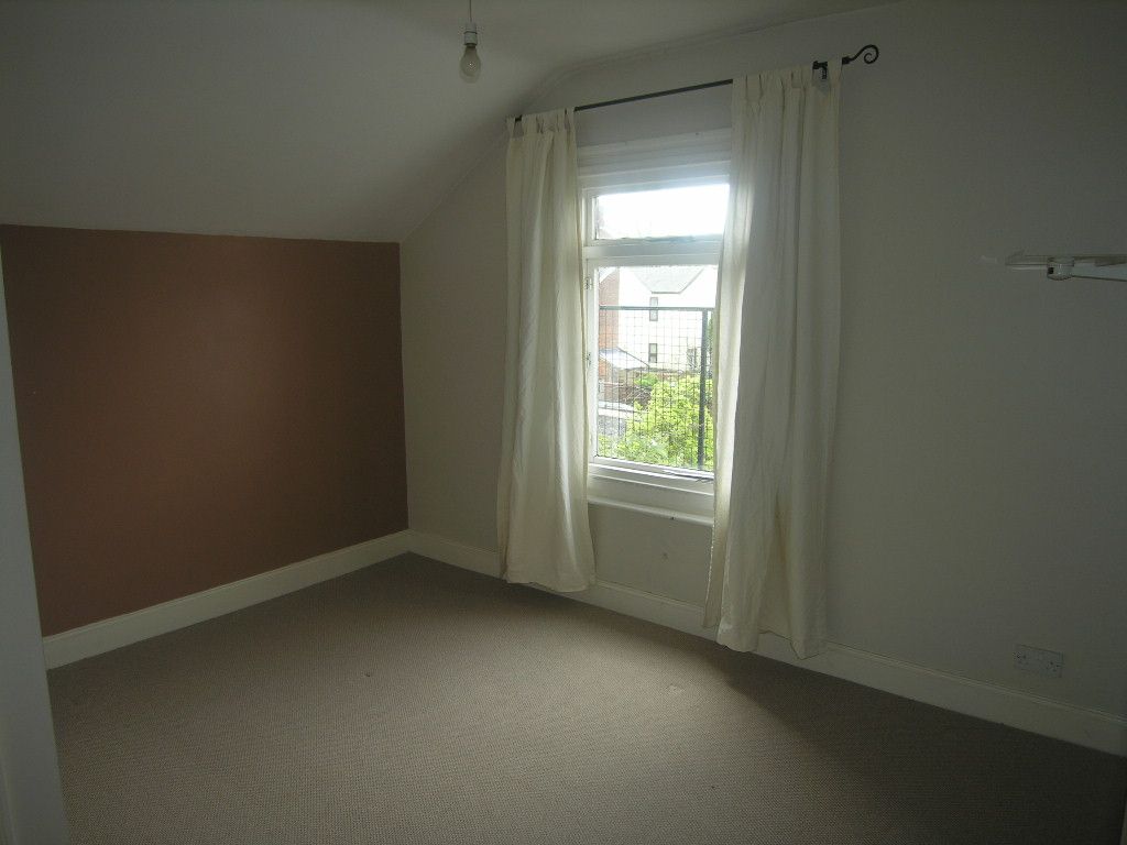 1 bedroom flat flat/apartment To Let in Ipswich - Photograph 6.