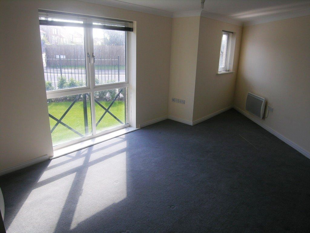 2 bedroom flat flat/apartment SSTC in Ipswich - Photograph 3