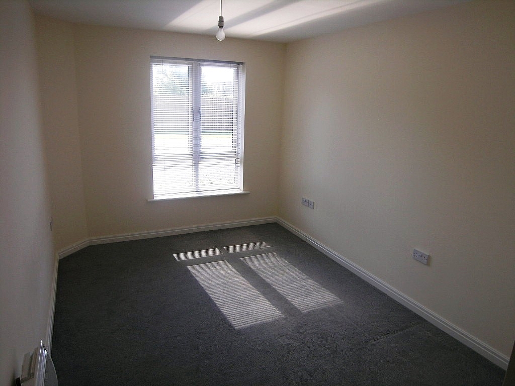 2 bedroom flat flat/apartment SSTC in Ipswich - Photograph 5