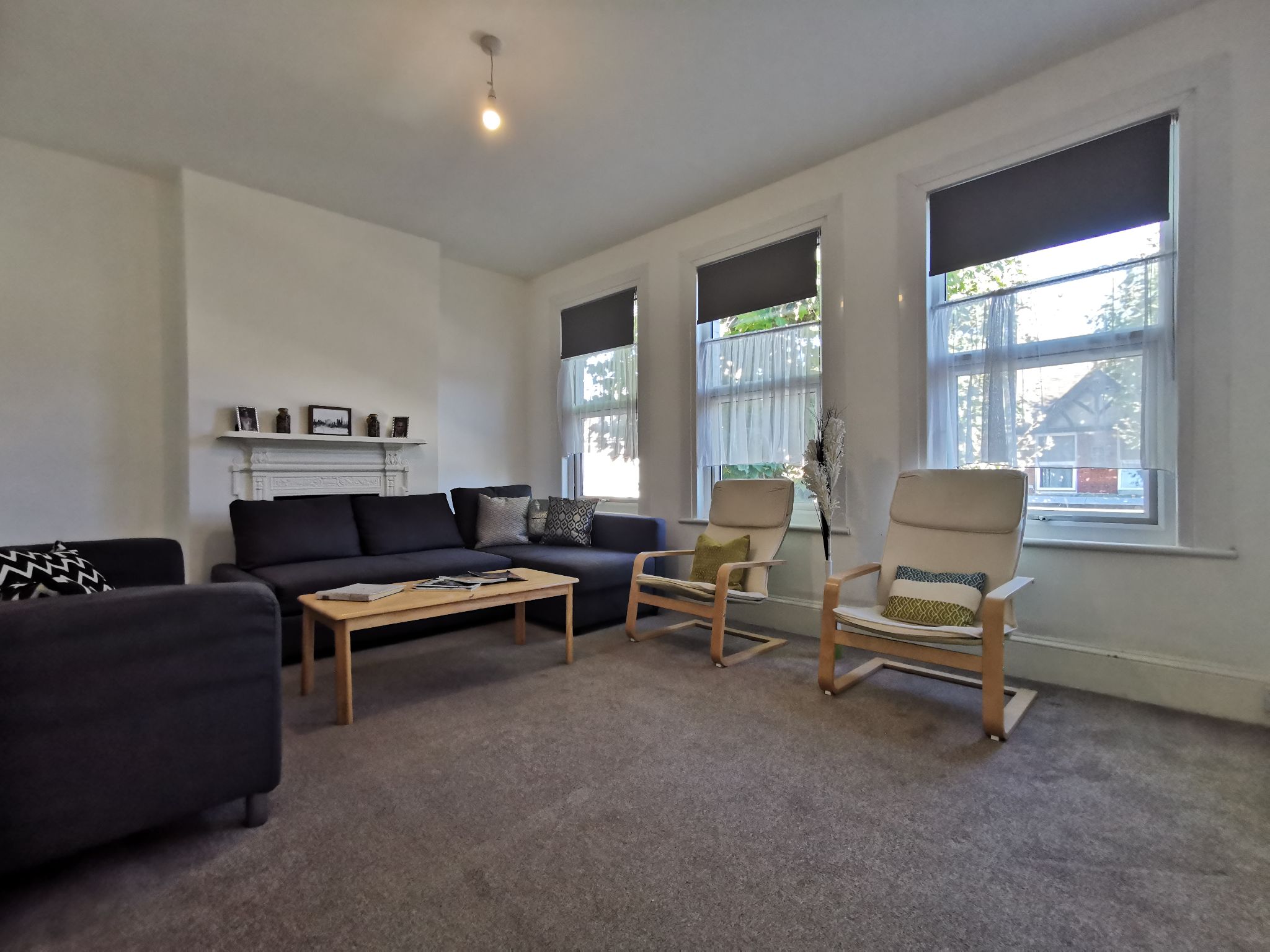 2 bedroom flat flat/apartment To Let in Willesden - Photograph 1