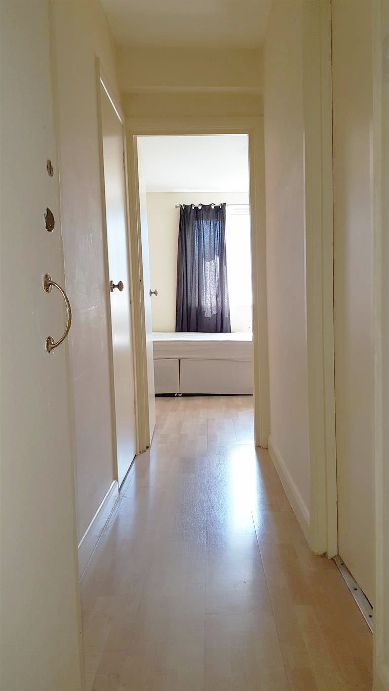 1 bedroom studio flat/apartment To Let in London - Flat Entrance Hallway