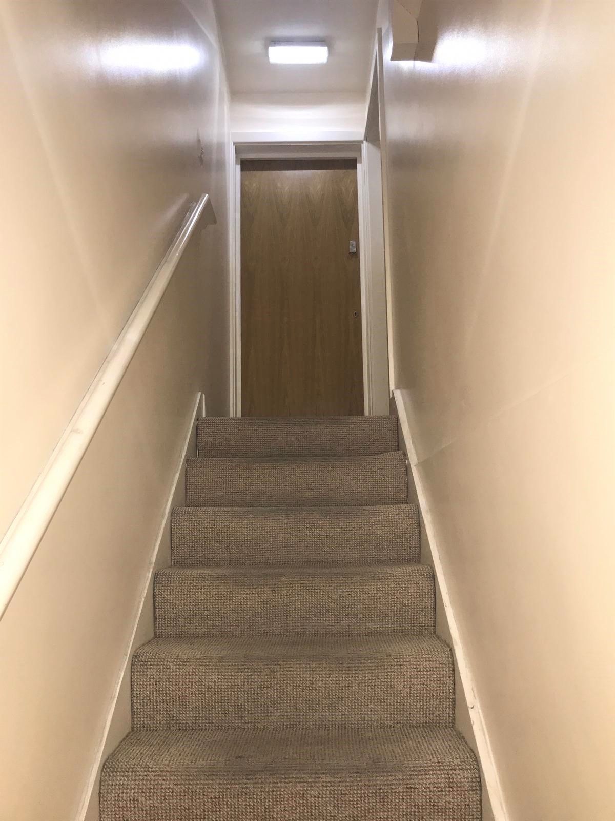 2 bedroom apartment flat/apartment To Let in Willesden Green - ENTRANCE