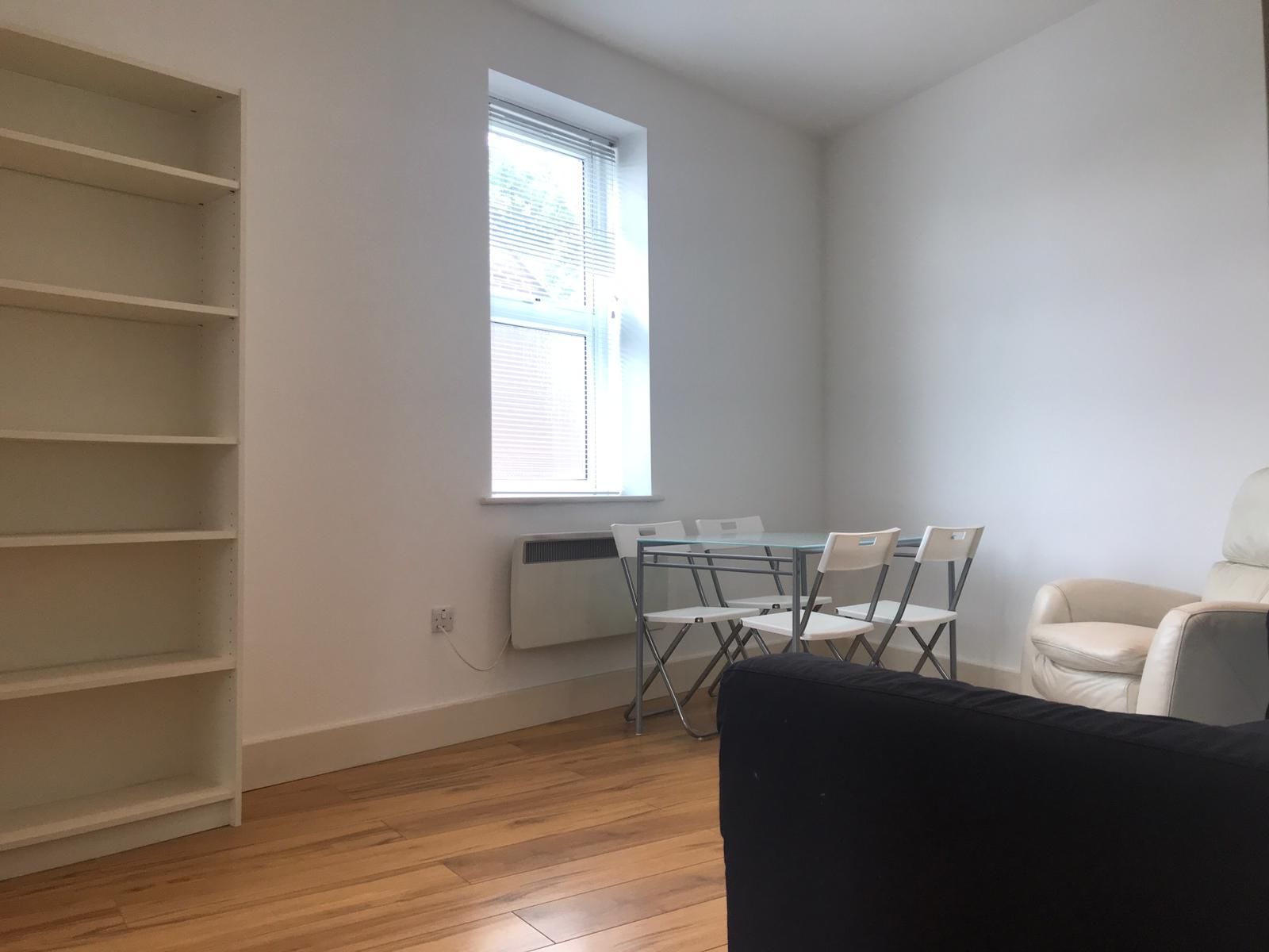 2 bedroom apartment flat/apartment To Let in Willesden Green - LIVING ROOM/LAMINATED FLOORS