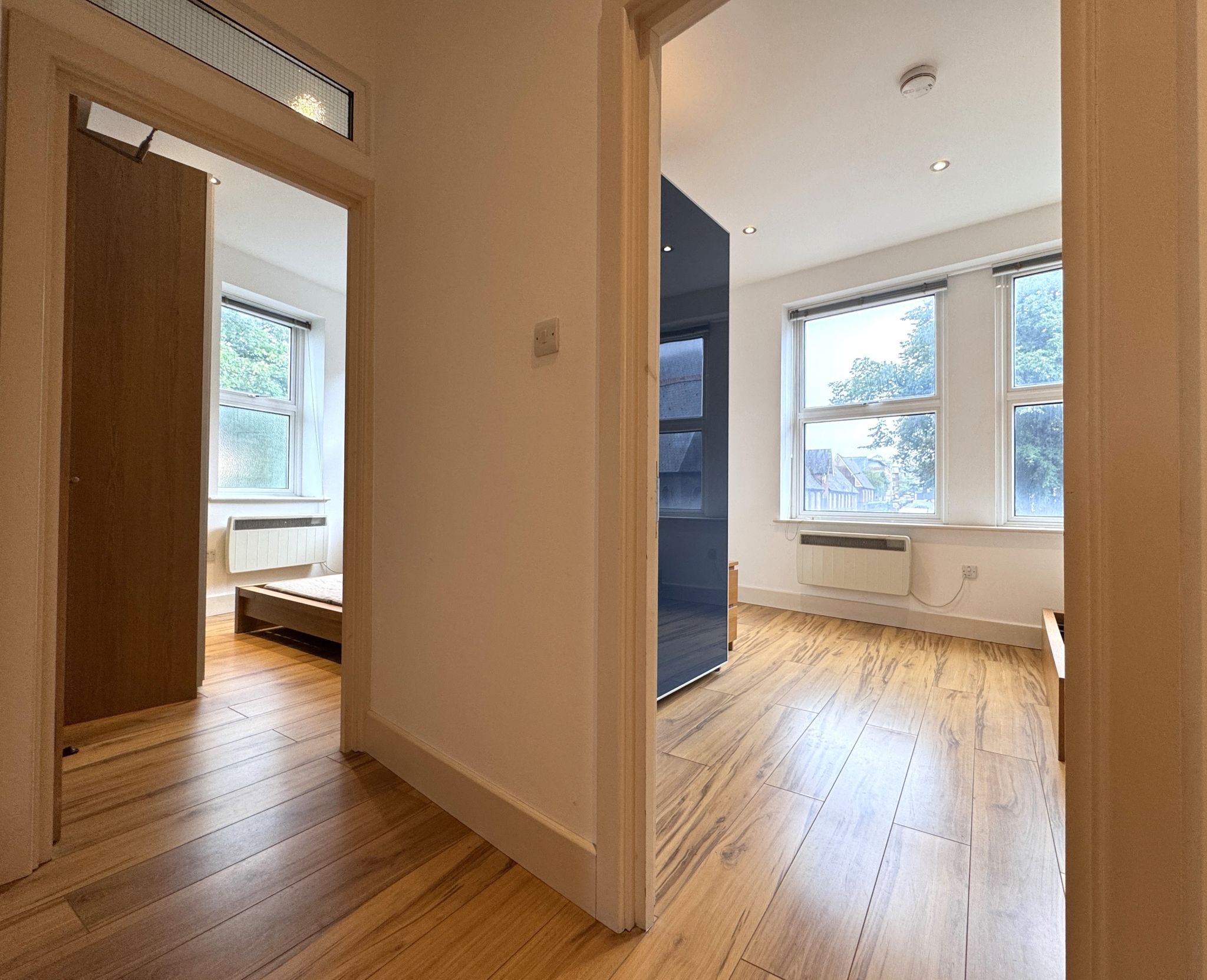 2 bedroom flat flat/apartment Let in Willesden Green - Photograph 14