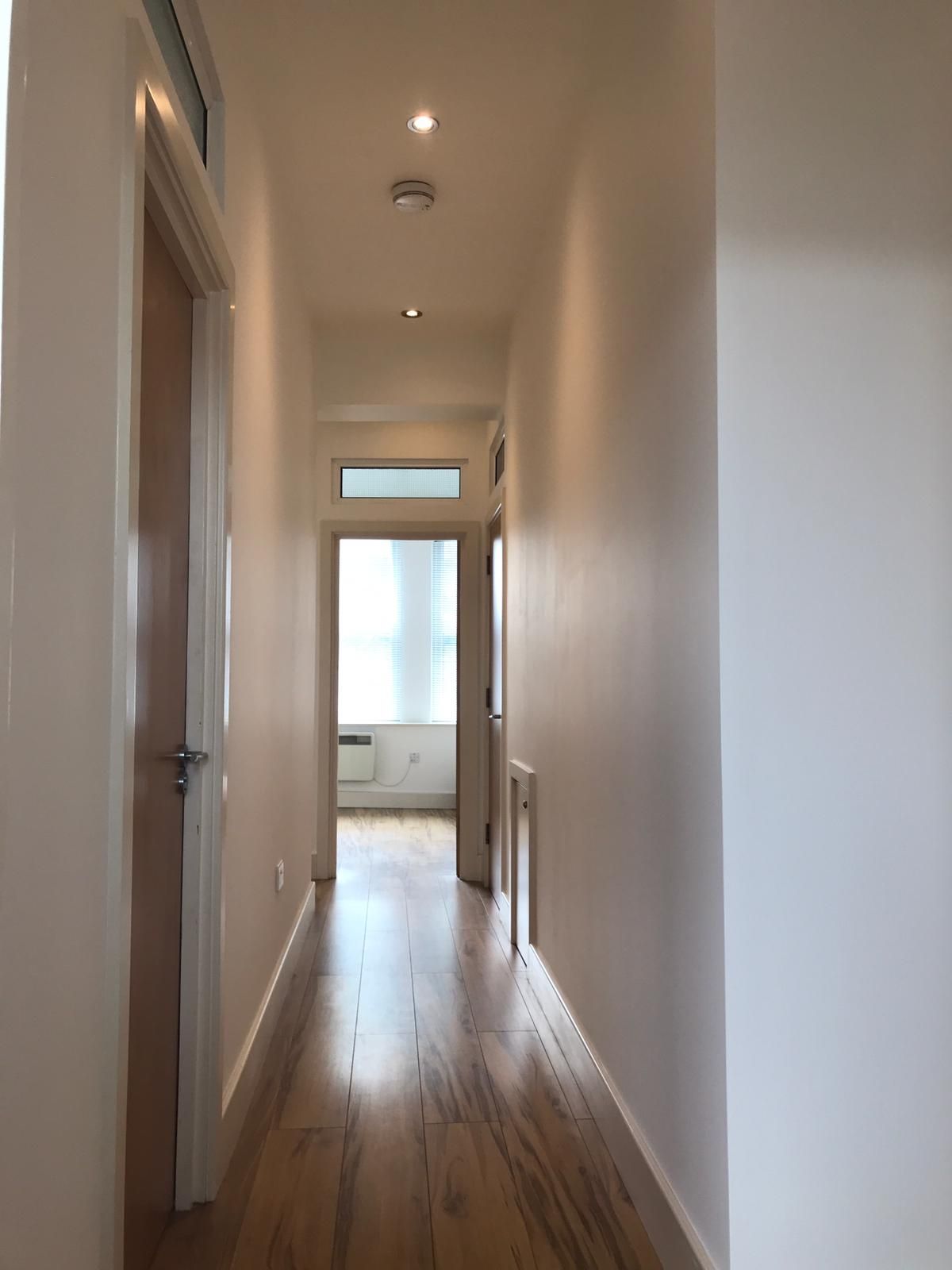 2 bedroom apartment flat/apartment To Let in Willesden Green - HALLWAY