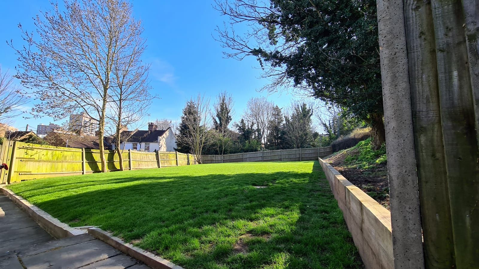 1 bedroom flat flat/apartment To Let in Wembley - Communal Garden