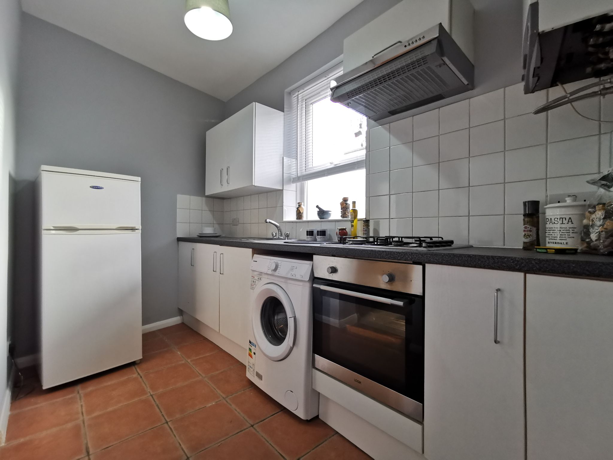 1 bedroom flat flat/apartment Under Offer in Willesden - Photograph 5