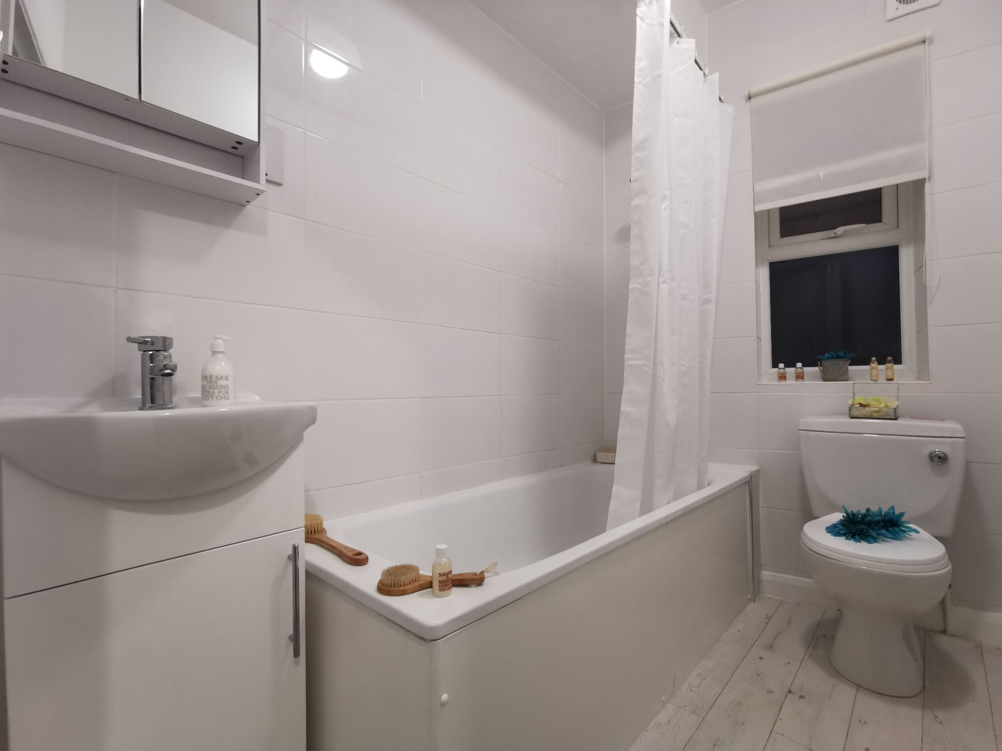 1 bedroom flat flat/apartment Under Offer in Willesden - Photograph 3
