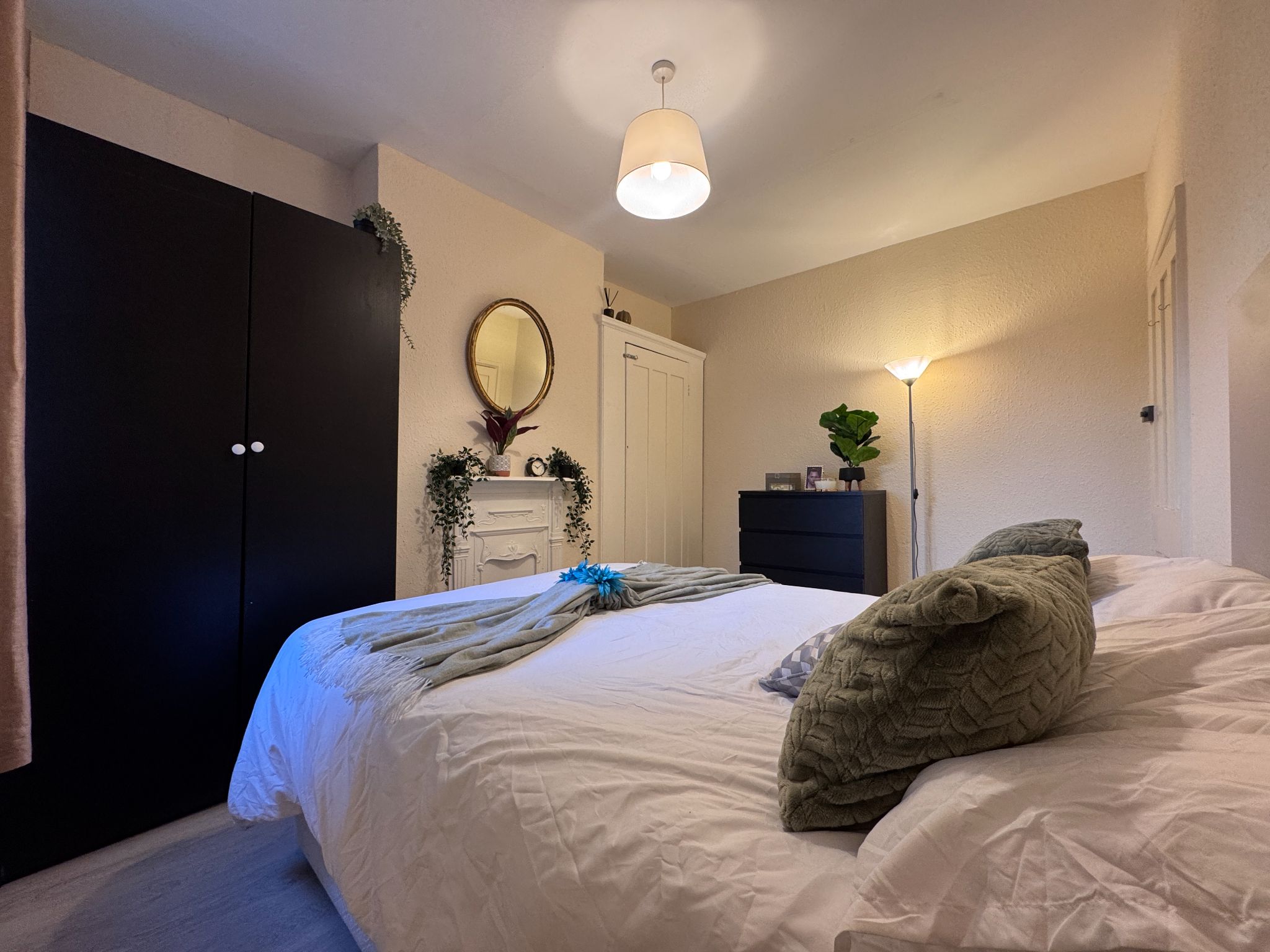 1 bedroom shared house Under Offer in Willesden - Photograph 4