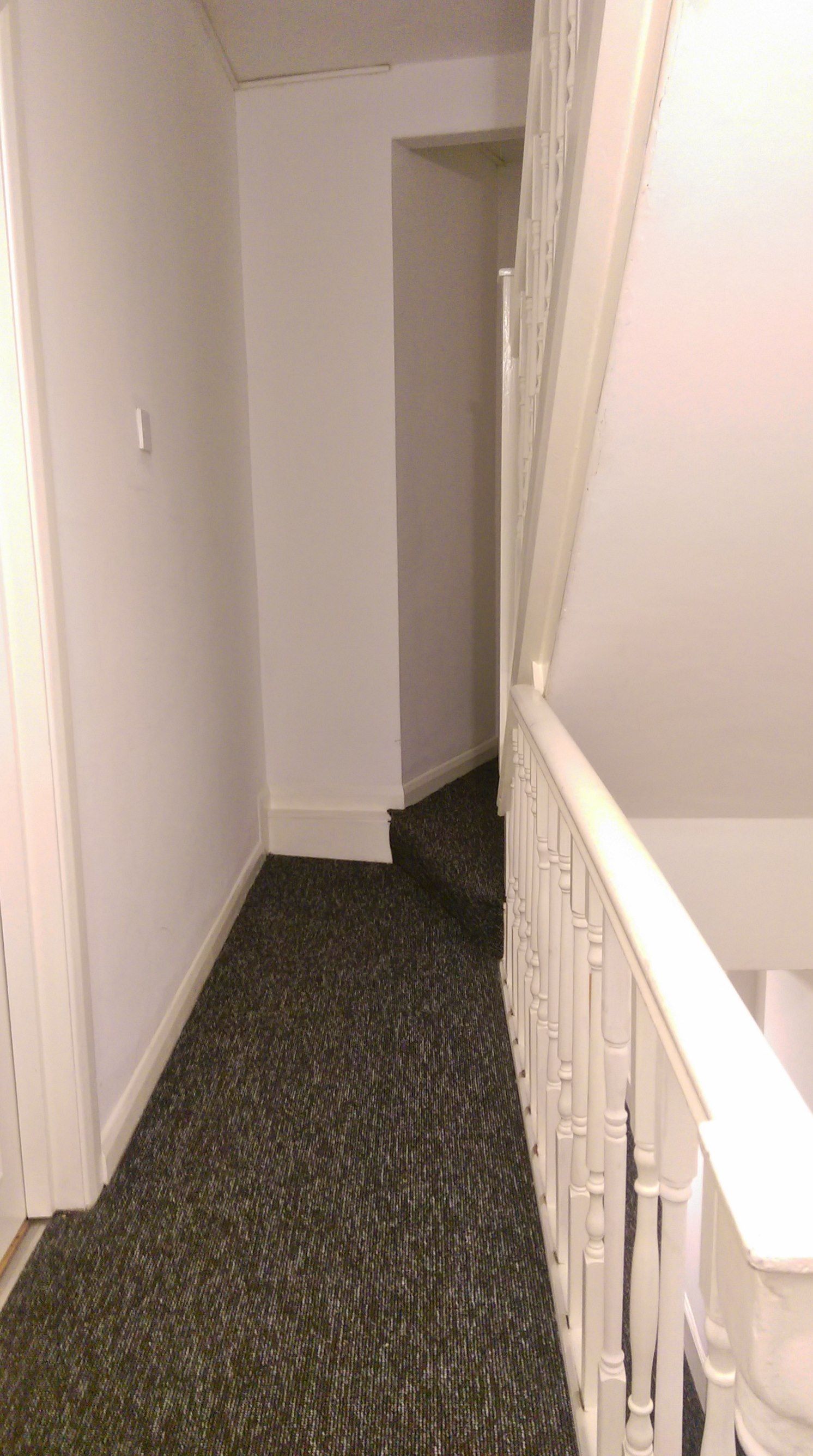 1 bedroom apartment flat/apartment To Let in Willesden Green - Communal hallway