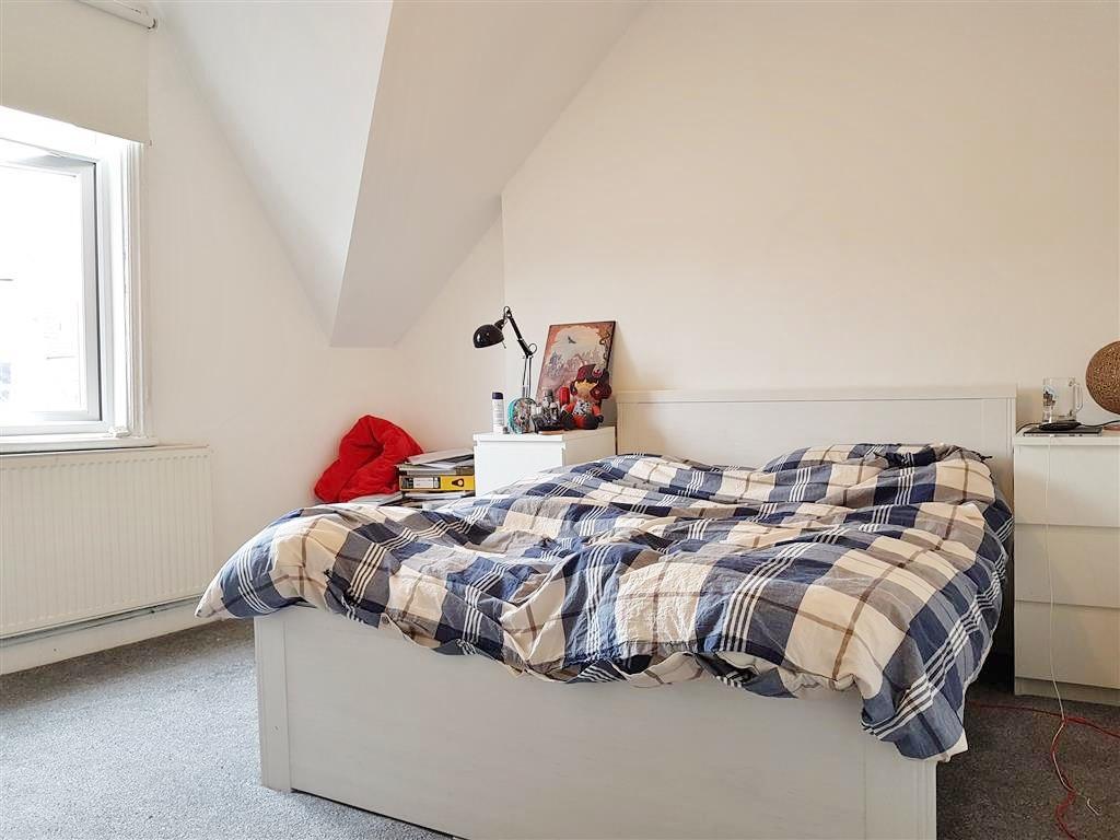 2 bedroom flat flat/apartment To Let in Willesden - Bed 1 with Double Glazed Windows