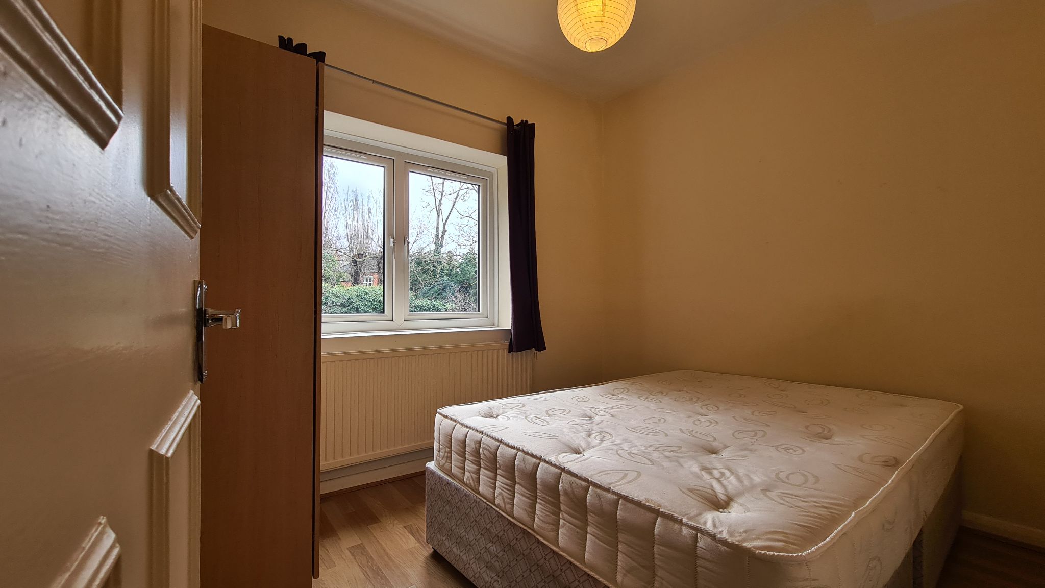 2 bedroom flat flat/apartment To Let in Cricklewood - Second Double Bedroom