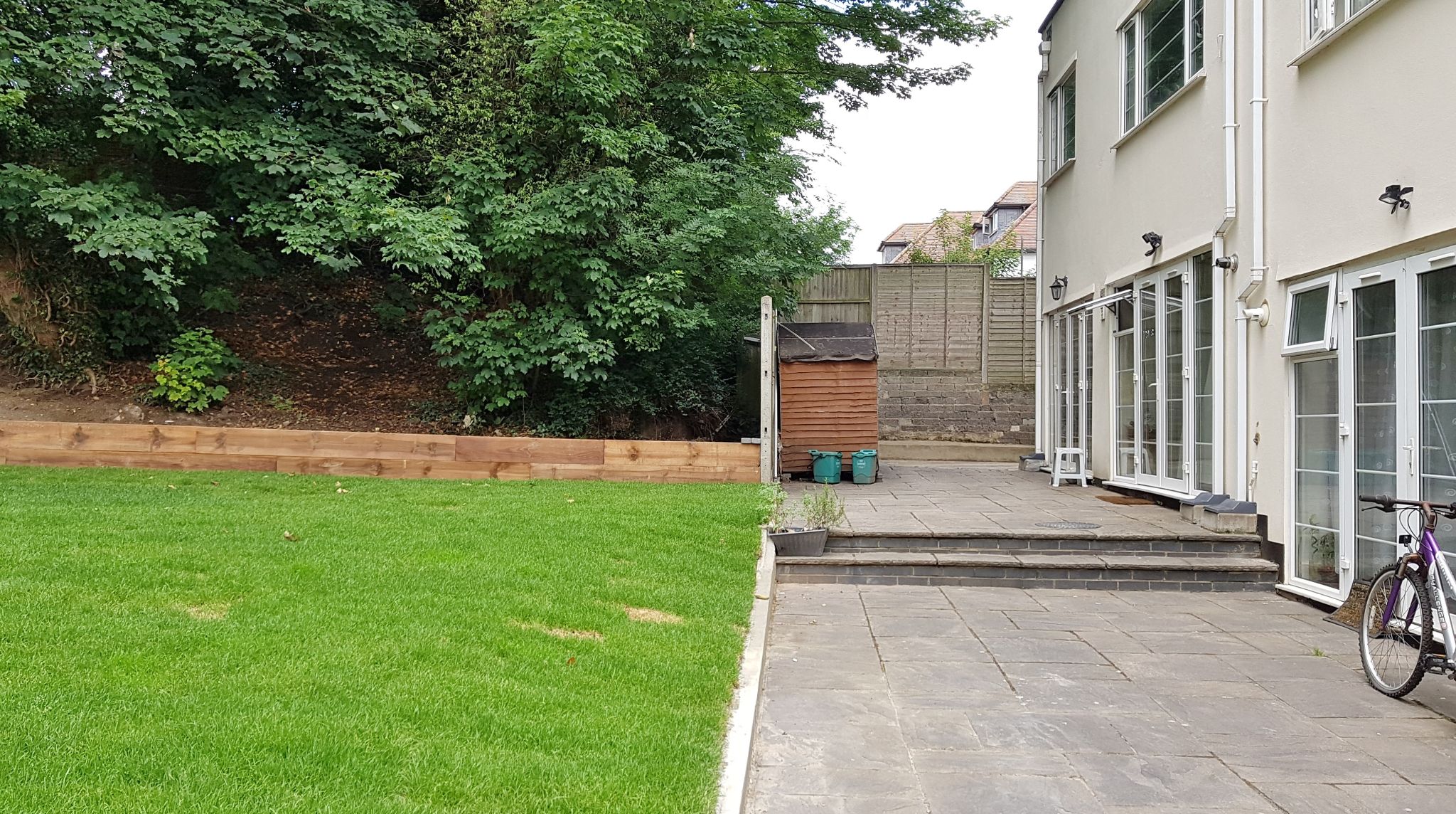 2 bedroom flat flat/apartment To Let in Wembley - Communal Garden