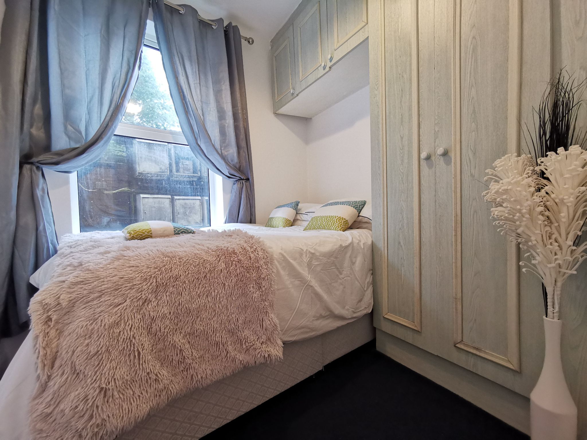 1 bedroom apartment flat/apartment To Let in Willesden - Photograph 1