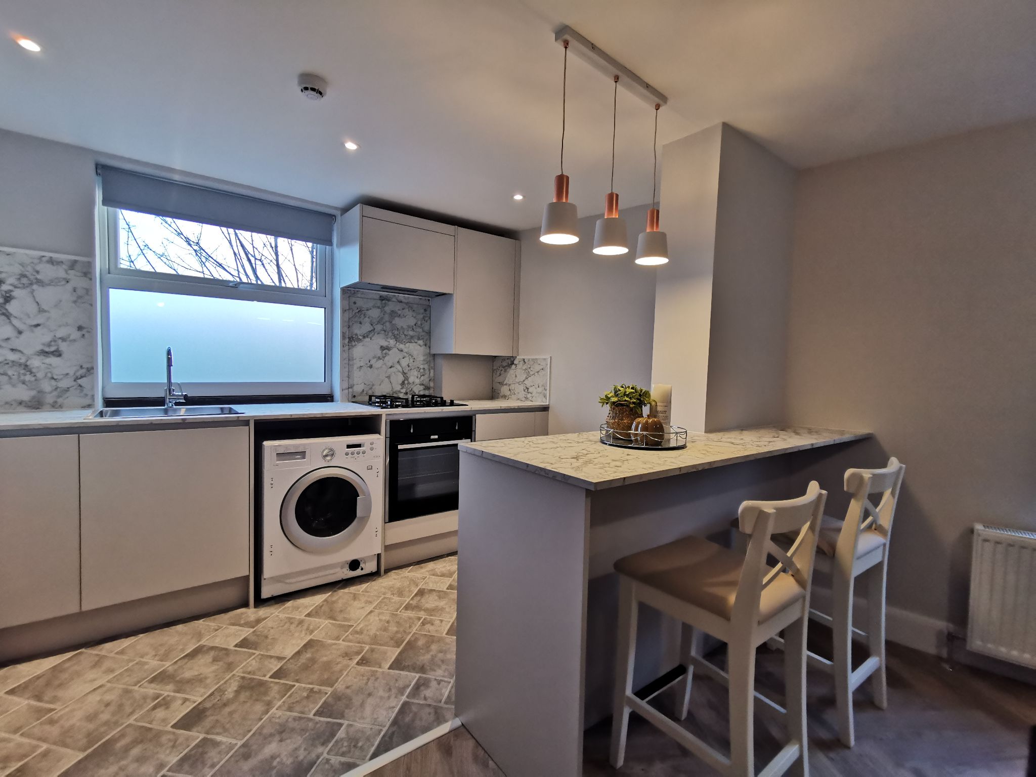 2 bedroom apartment flat/apartment To Let in Willesden - Property photograph