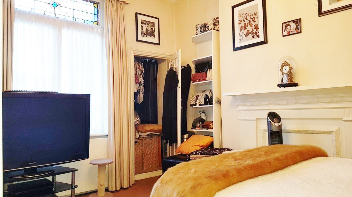 2 bedroom flat flat/apartment To Let in London - LARGE DOUBLE BEDROOM