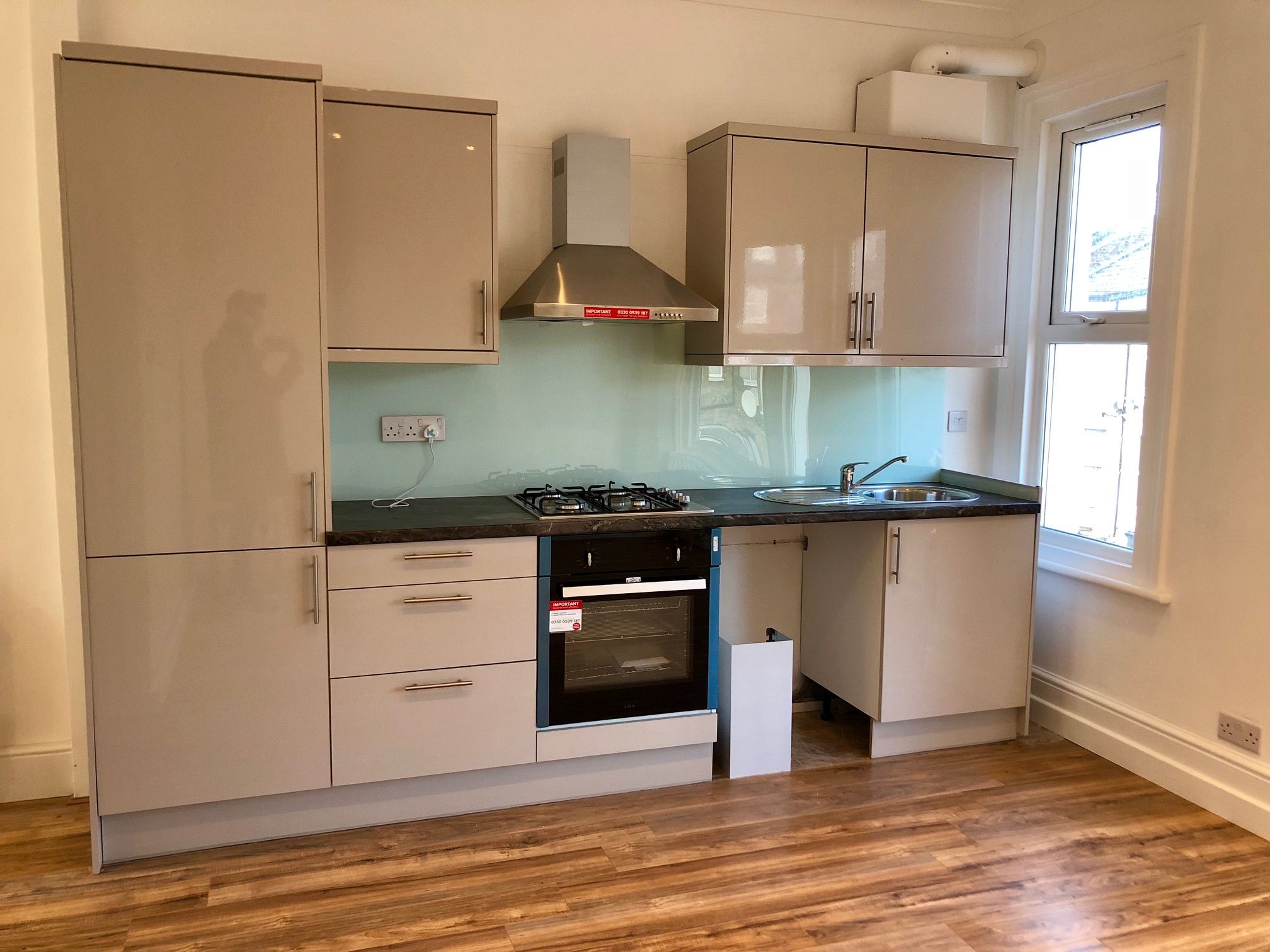 3 bedroom apartment flat/apartment To Let in London - FULLY FITTED KITCHEN