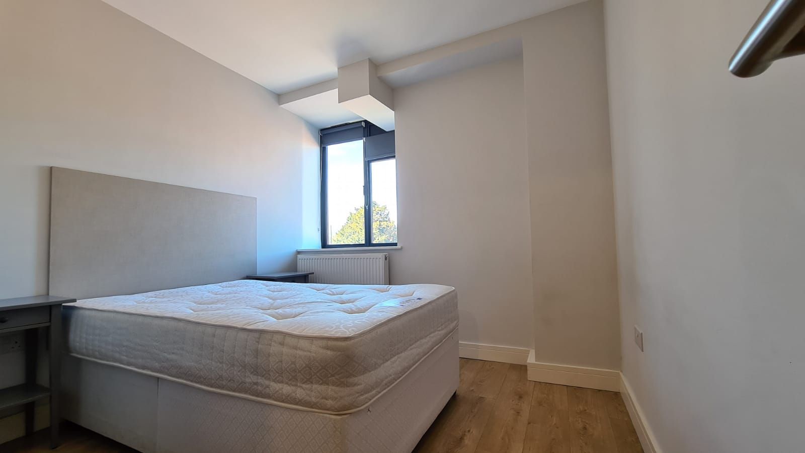 1 bedroom flat flat/apartment To Let in Kingsbury - Bedroom Double Glazing
