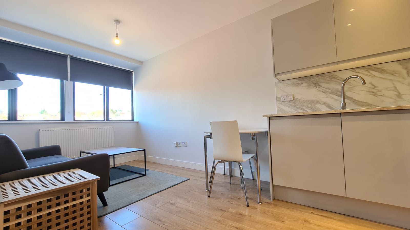 1 bedroom flat flat/apartment To Let in Kingsbury - Living/Kitchen area