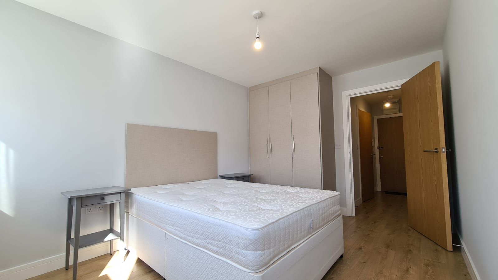 1 bedroom flat flat/apartment To Let in Kingsbury - Bright and Spacious Bedroom
