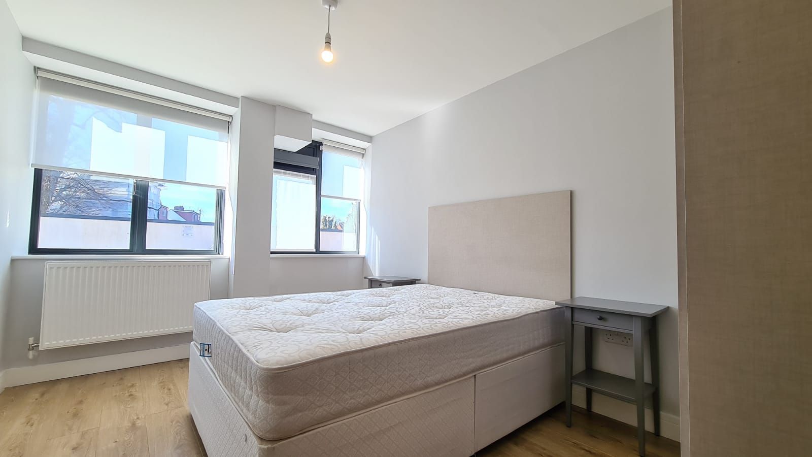 1 bedroom flat flat/apartment To Let in Kingsbury - Bedroom Double Glazing