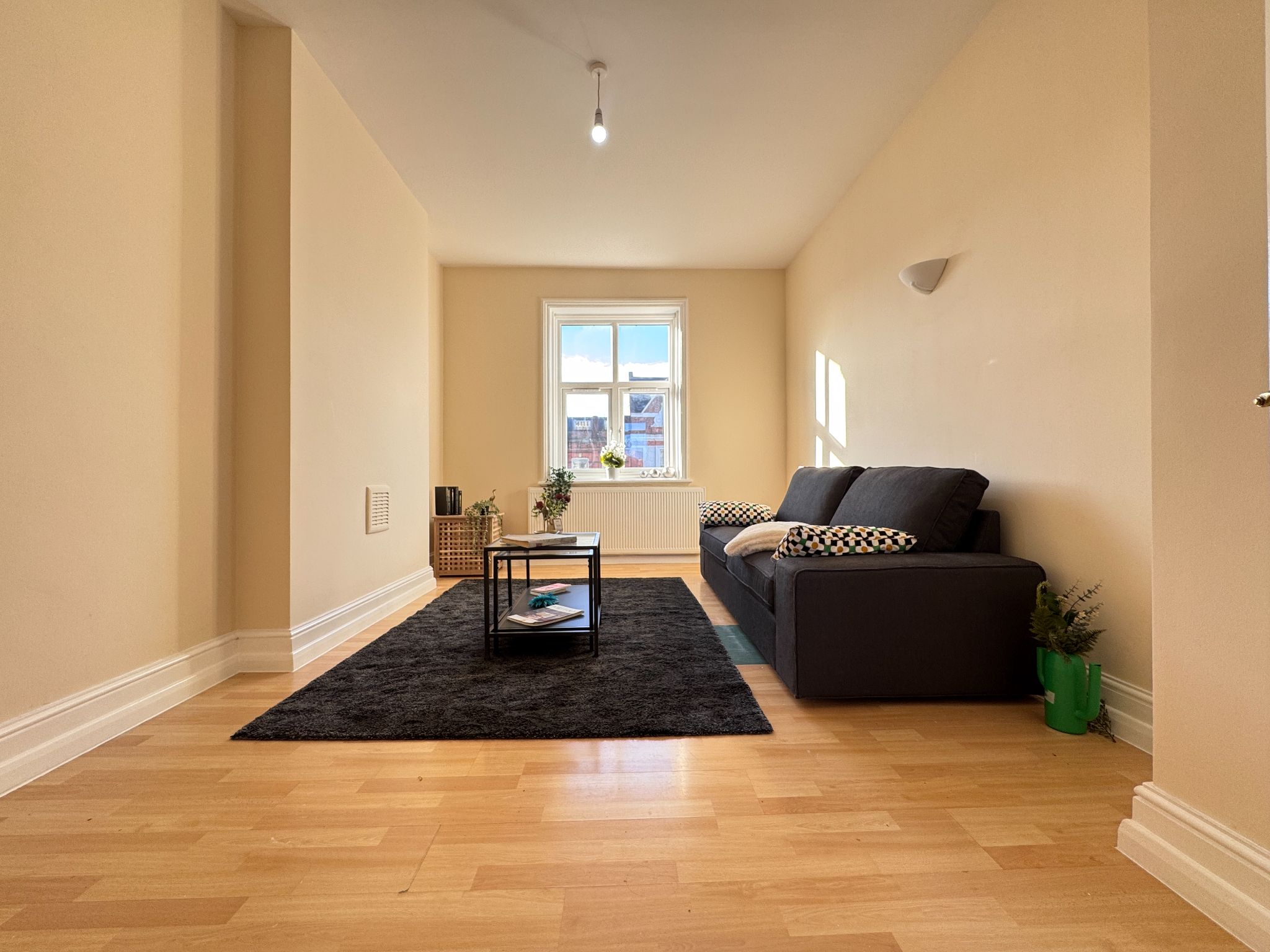 1 bedroom apartment flat/apartment To Let in London - Photograph 1