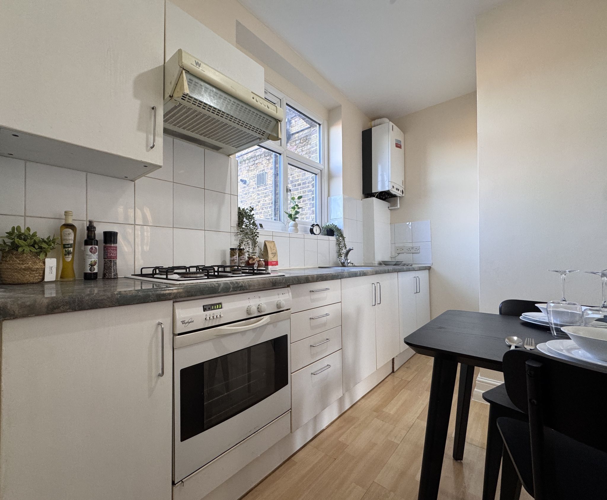 1 bedroom apartment flat/apartment To Let in London - Photograph 5