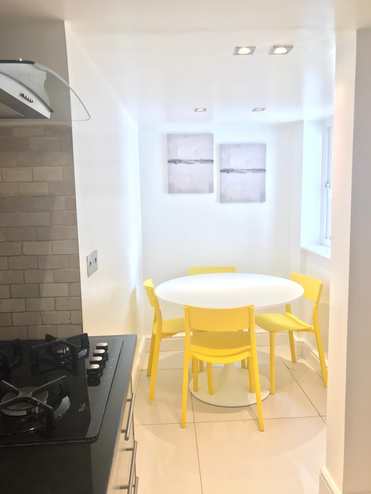 2 bedroom flat flat/apartment To Let in London - Dining area