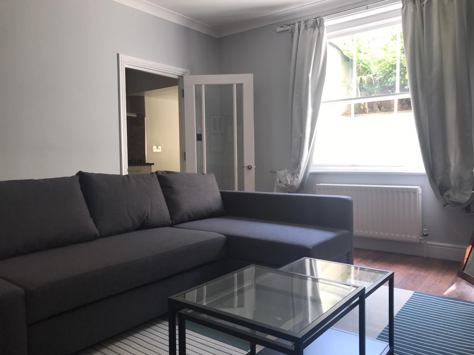 2 bedroom flat flat/apartment To Let in London - Living room/Gas central heating