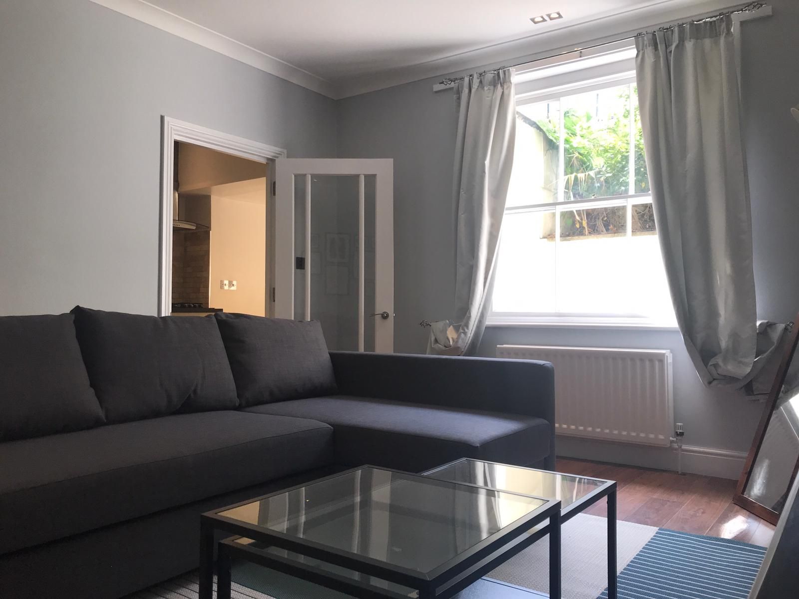 2 bedroom flat flat/apartment To Let in London - Spacious living room