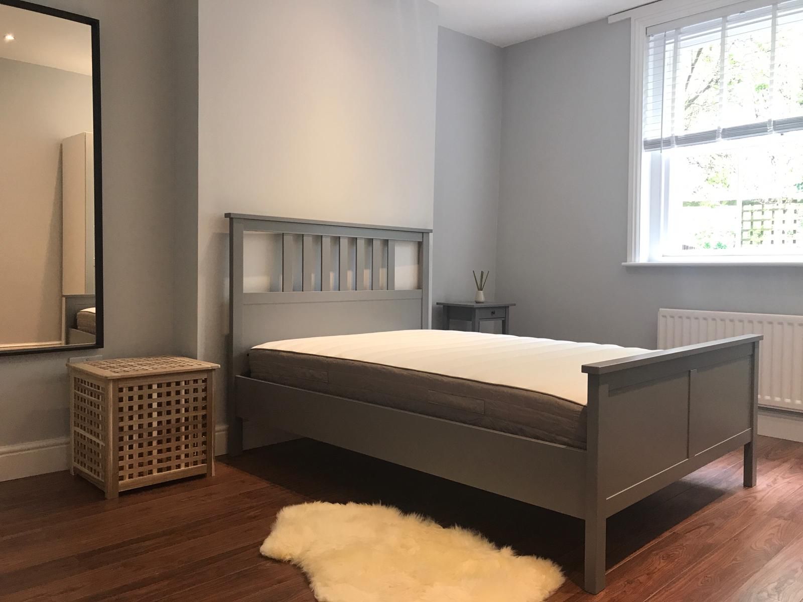 2 bedroom flat flat/apartment To Let in London - Bedroom 1/Laminated floors