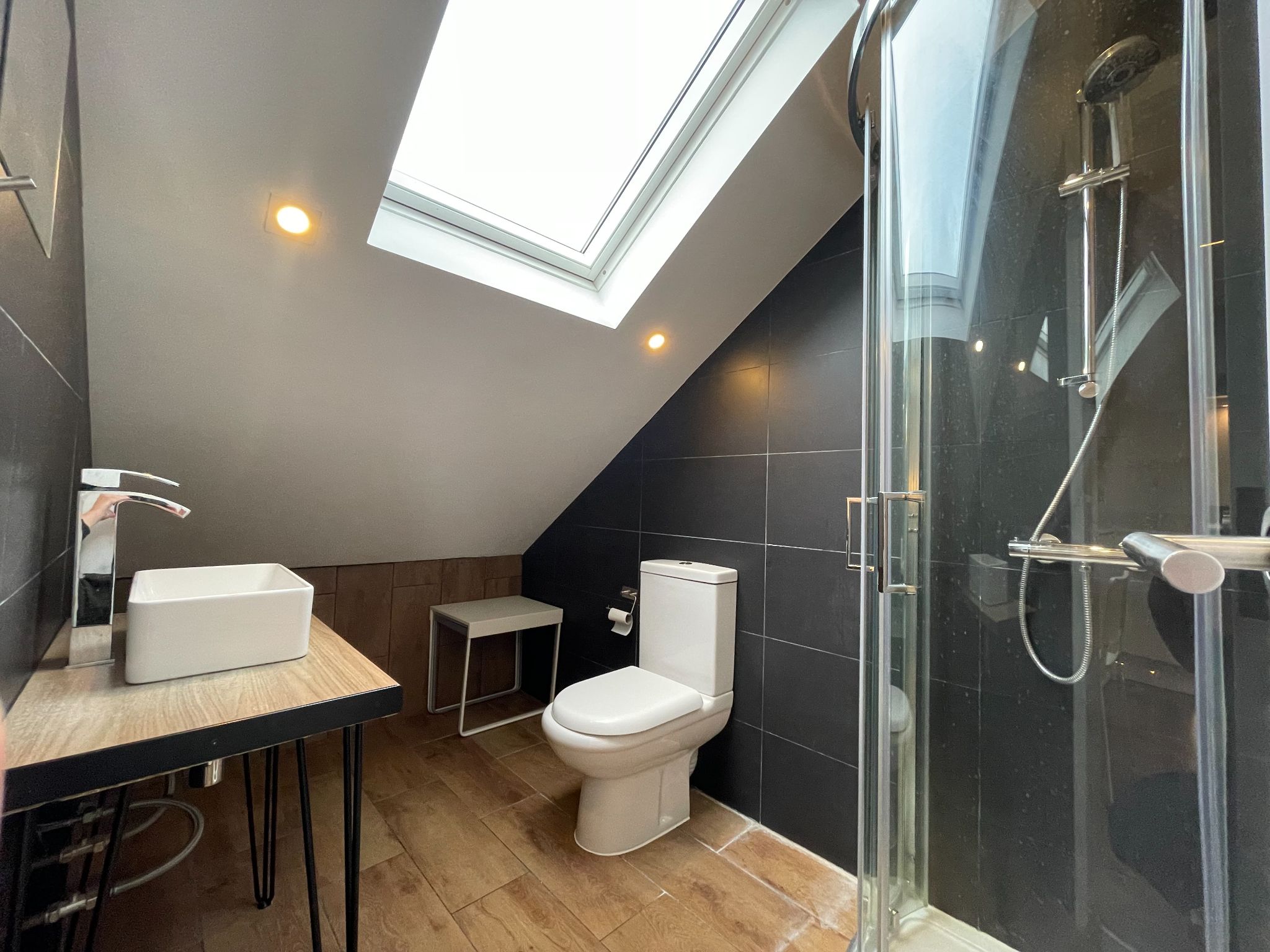 1 bedroom flat flat/apartment To Let in London - Photograph 5