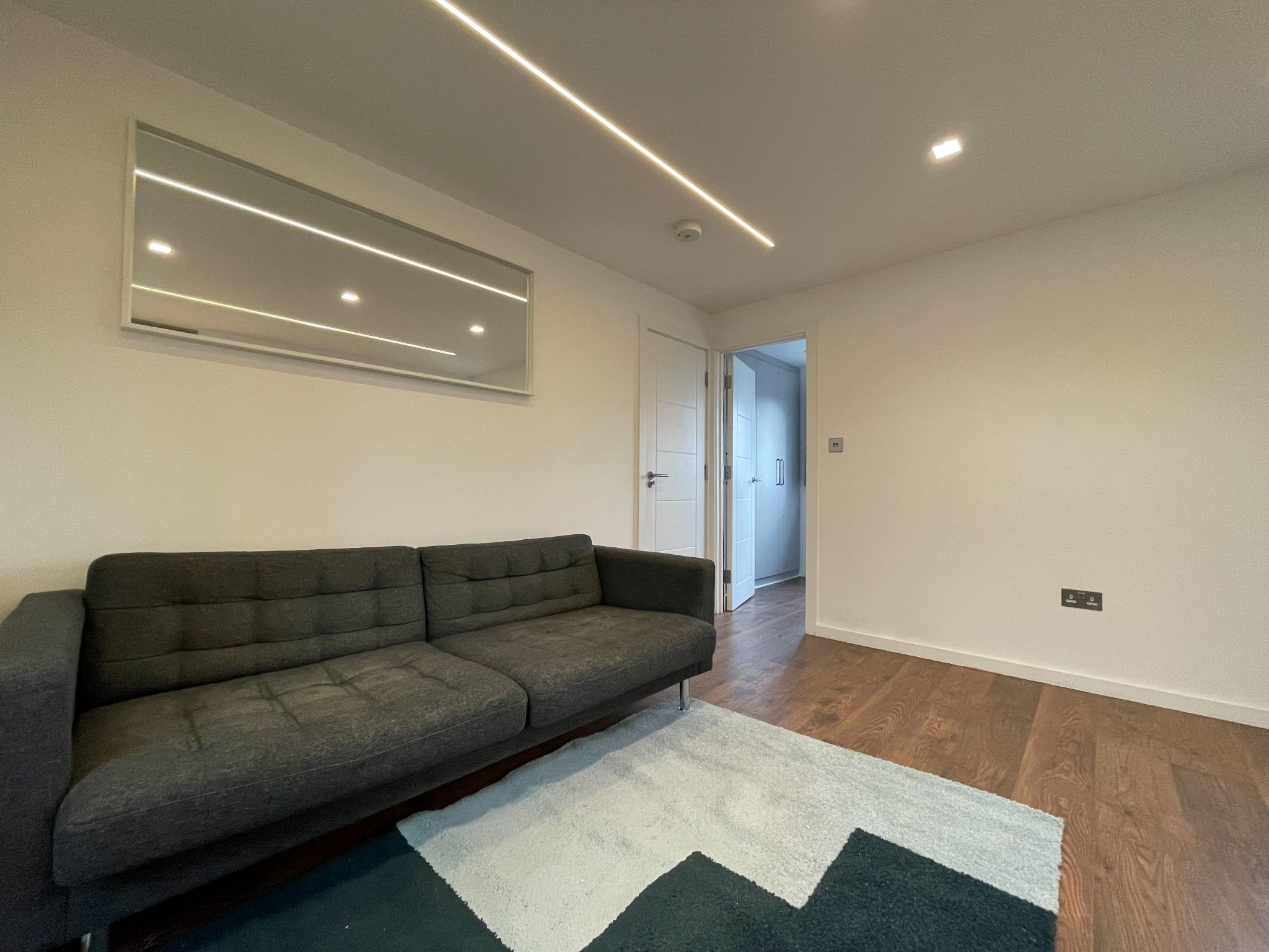 1 bedroom flat flat/apartment To Let in London - Photograph 3