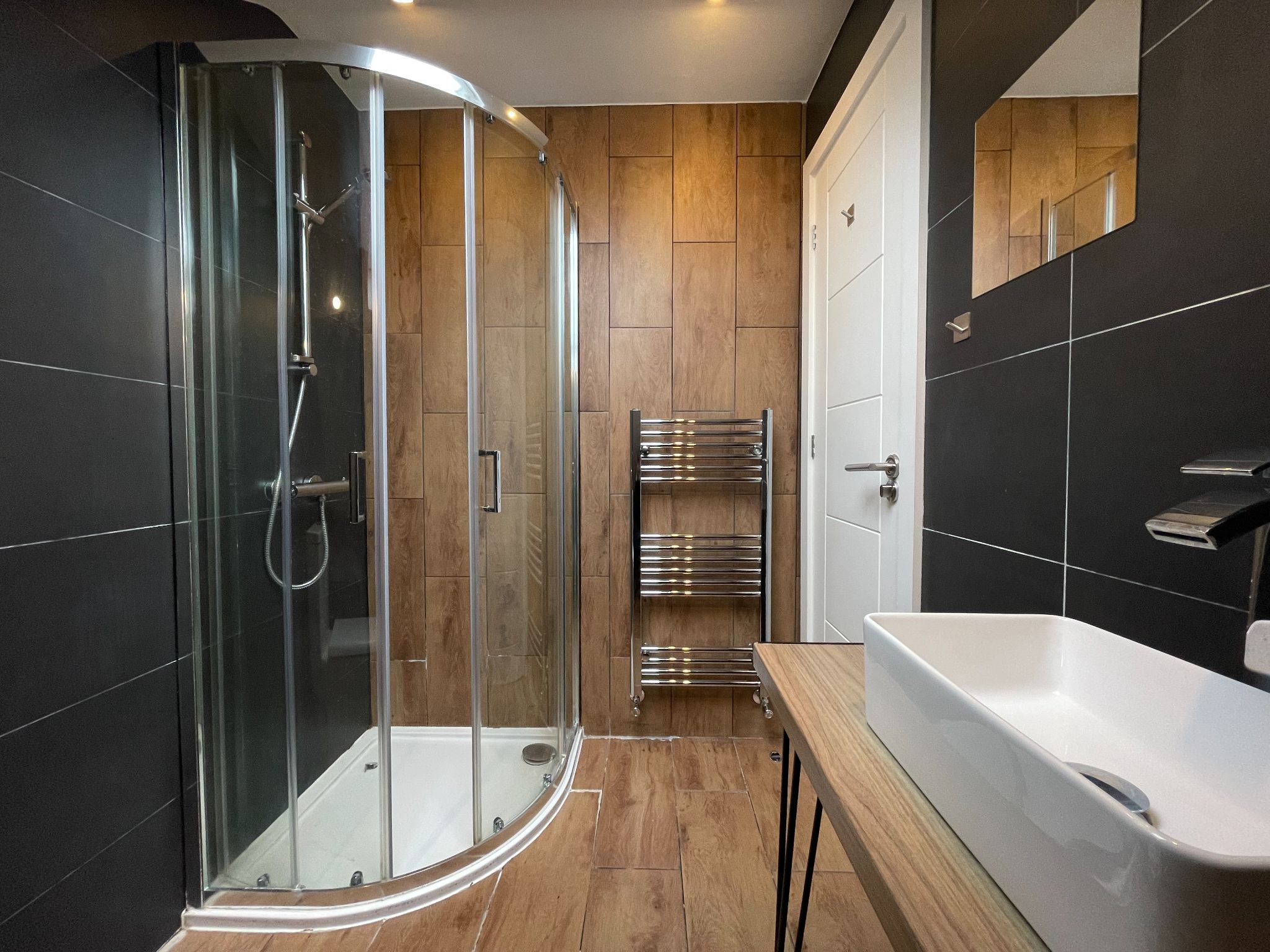 1 bedroom flat flat/apartment To Let in London - Photograph 4