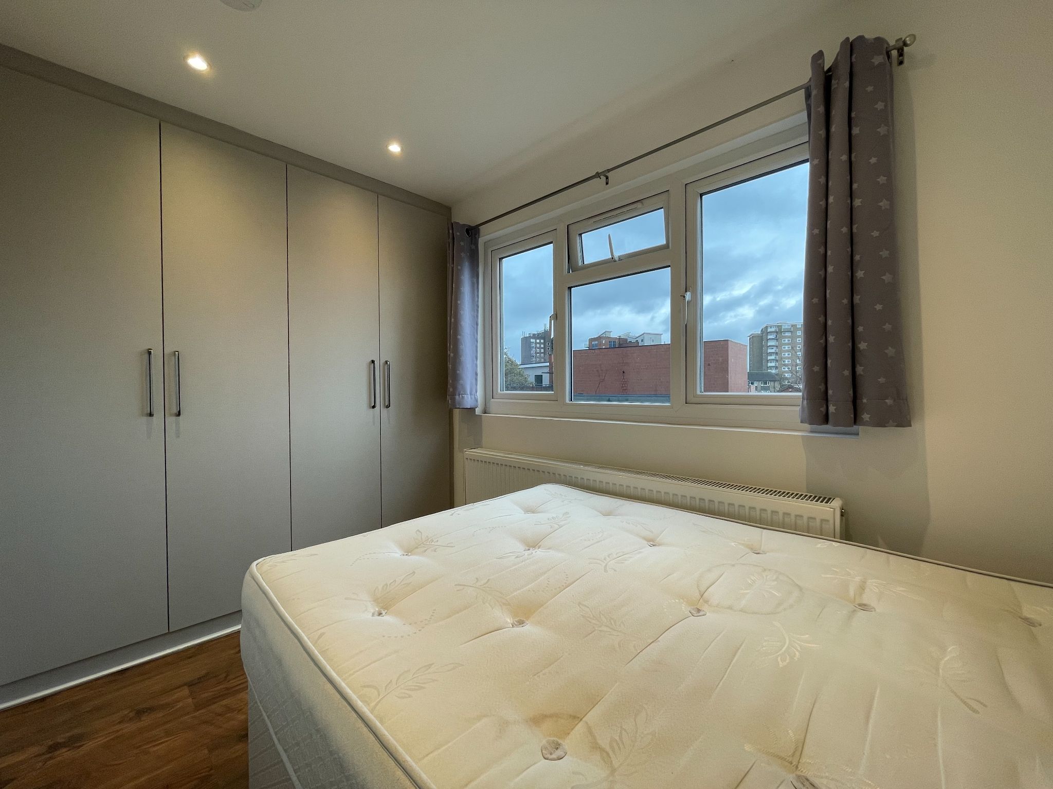 1 bedroom flat flat/apartment To Let in London - Photograph 6