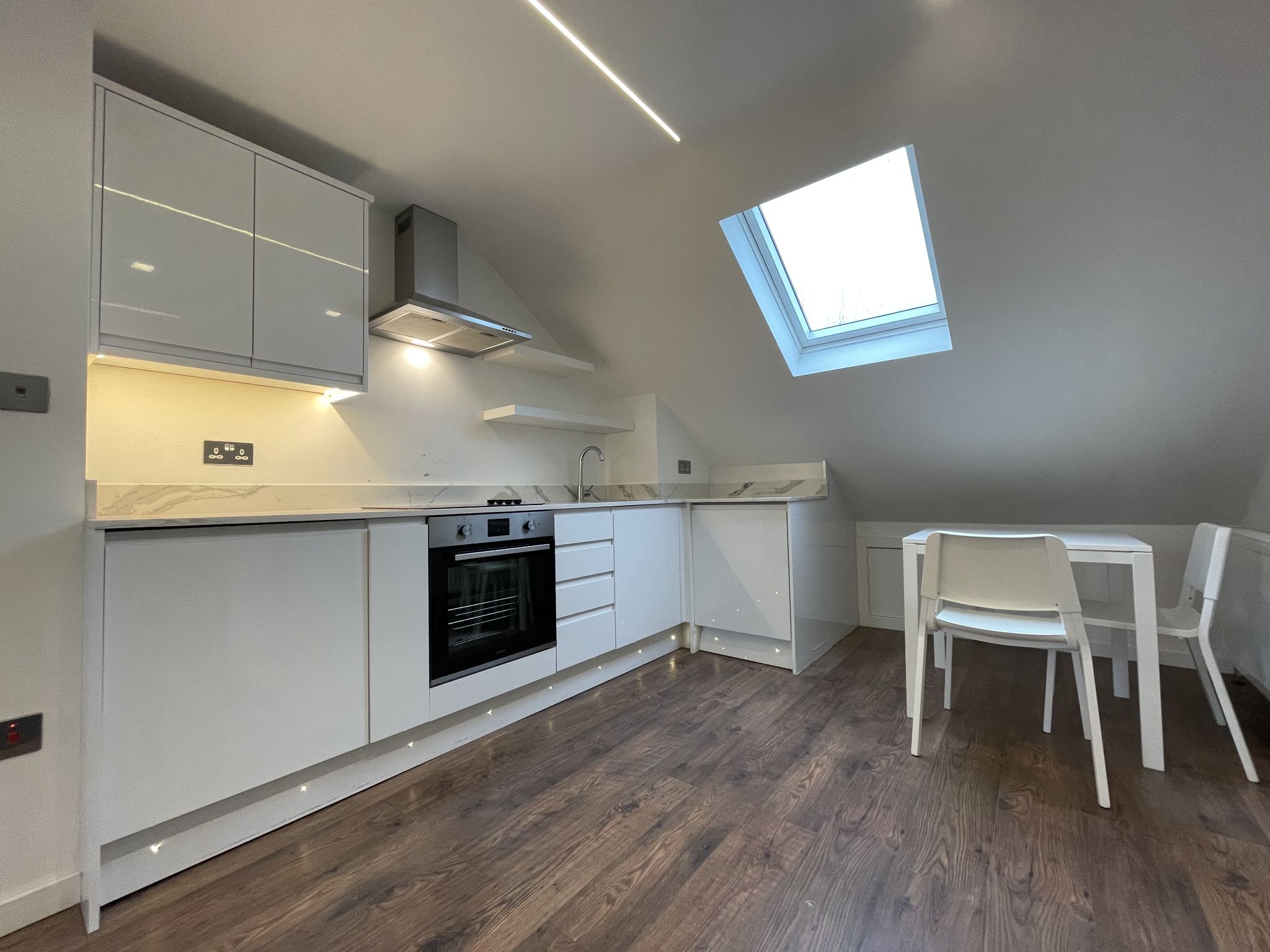 1 bedroom flat flat/apartment To Let in London - Photograph 2