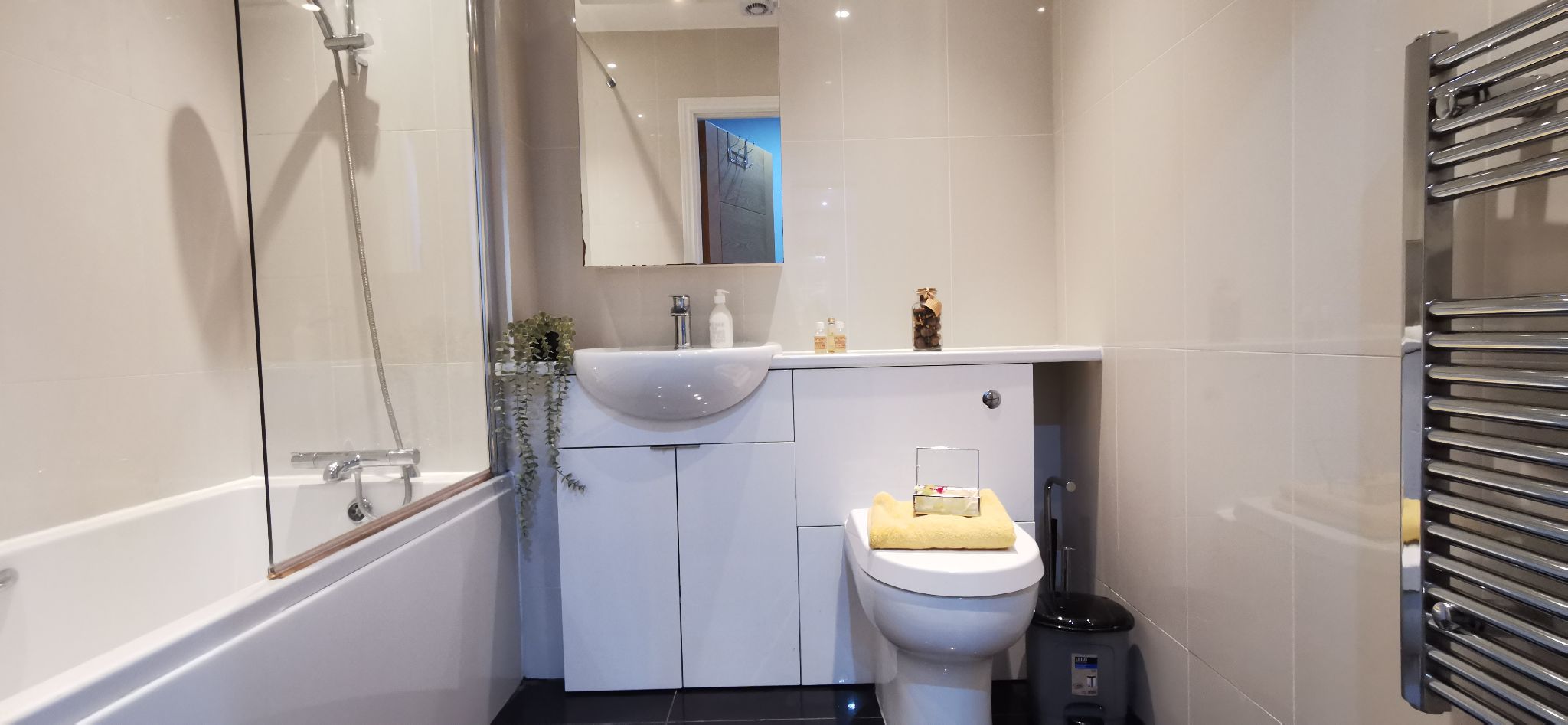 2 bedroom apartment flat/apartment To Let in Harrow - Photograph 8