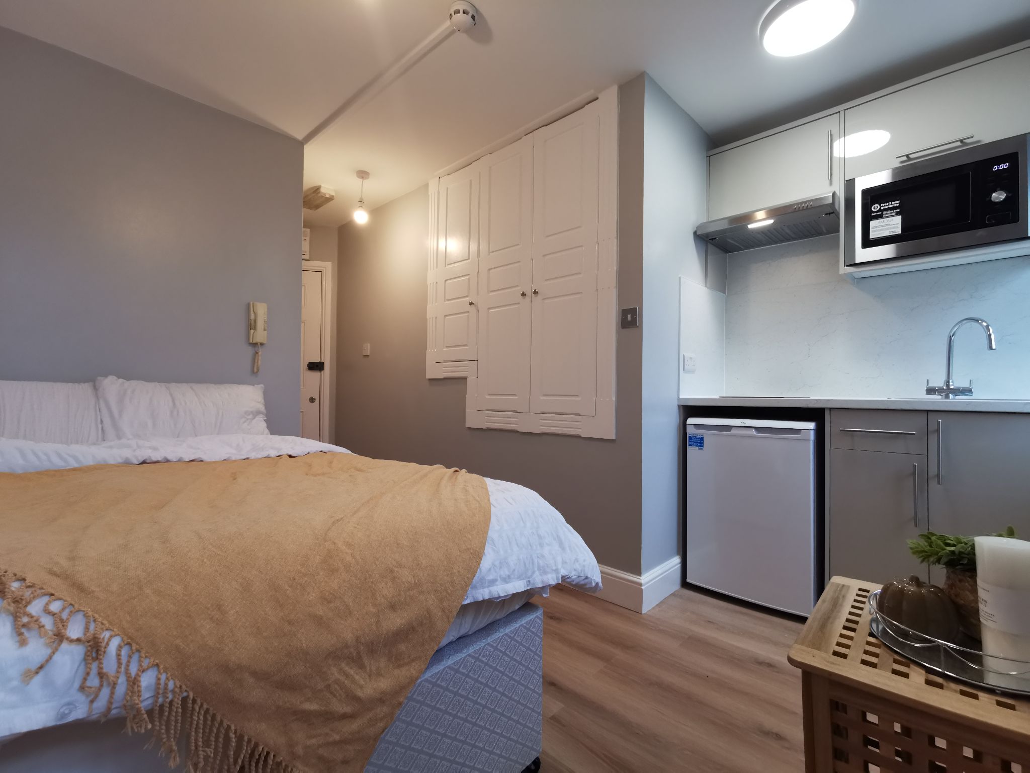 1 bedroom studio flat/apartment To Let in Willesden Green - Photograph 1