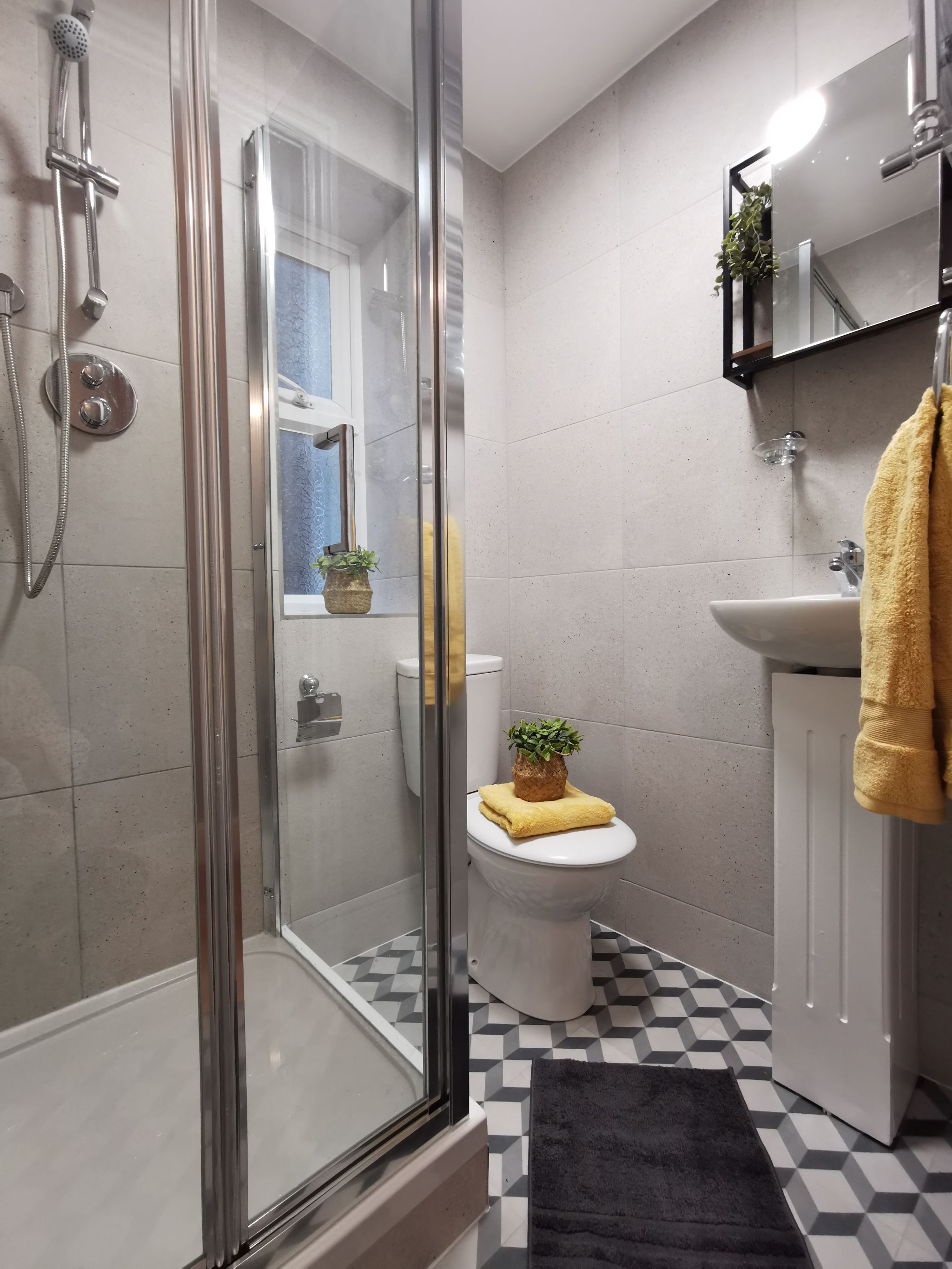 1 bedroom studio flat/apartment To Let in Willesden Green - Photograph 3