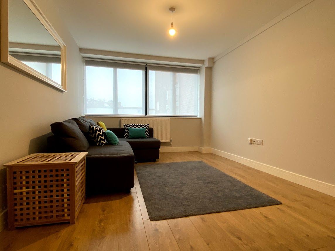 1 bedroom flat flat/apartment To Let in Kingsbury - DOUBLE GLAZED WINDOWS
