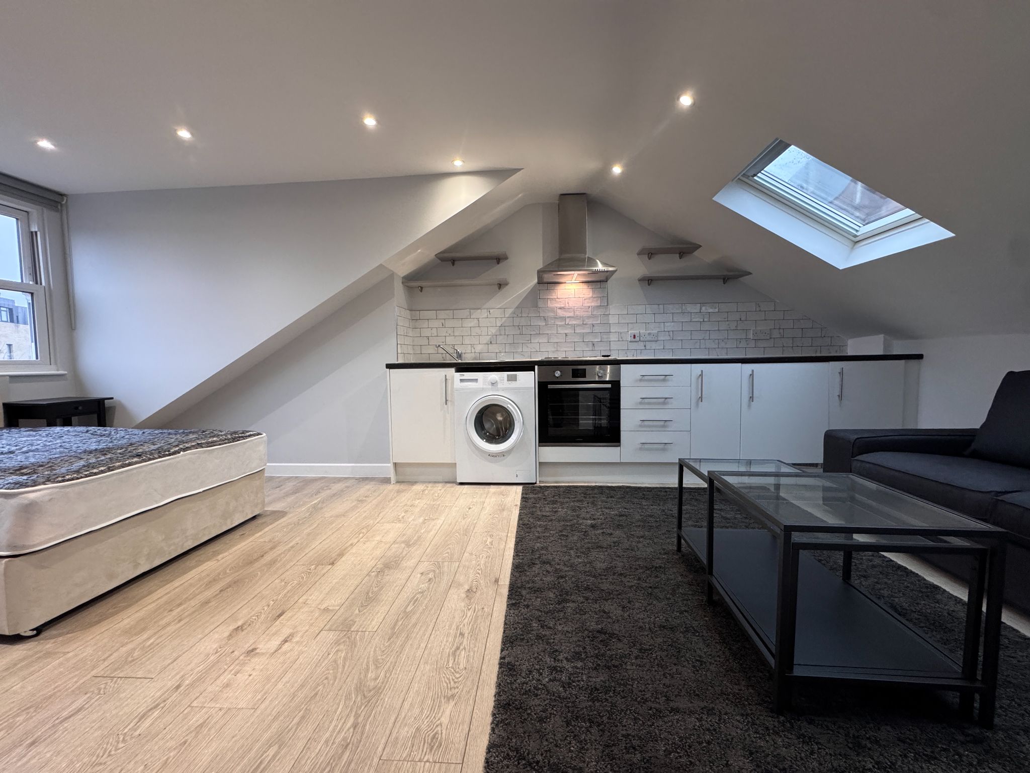 1 bedroom studio flat/apartment Under Offer in Willesden Green - Photograph 9