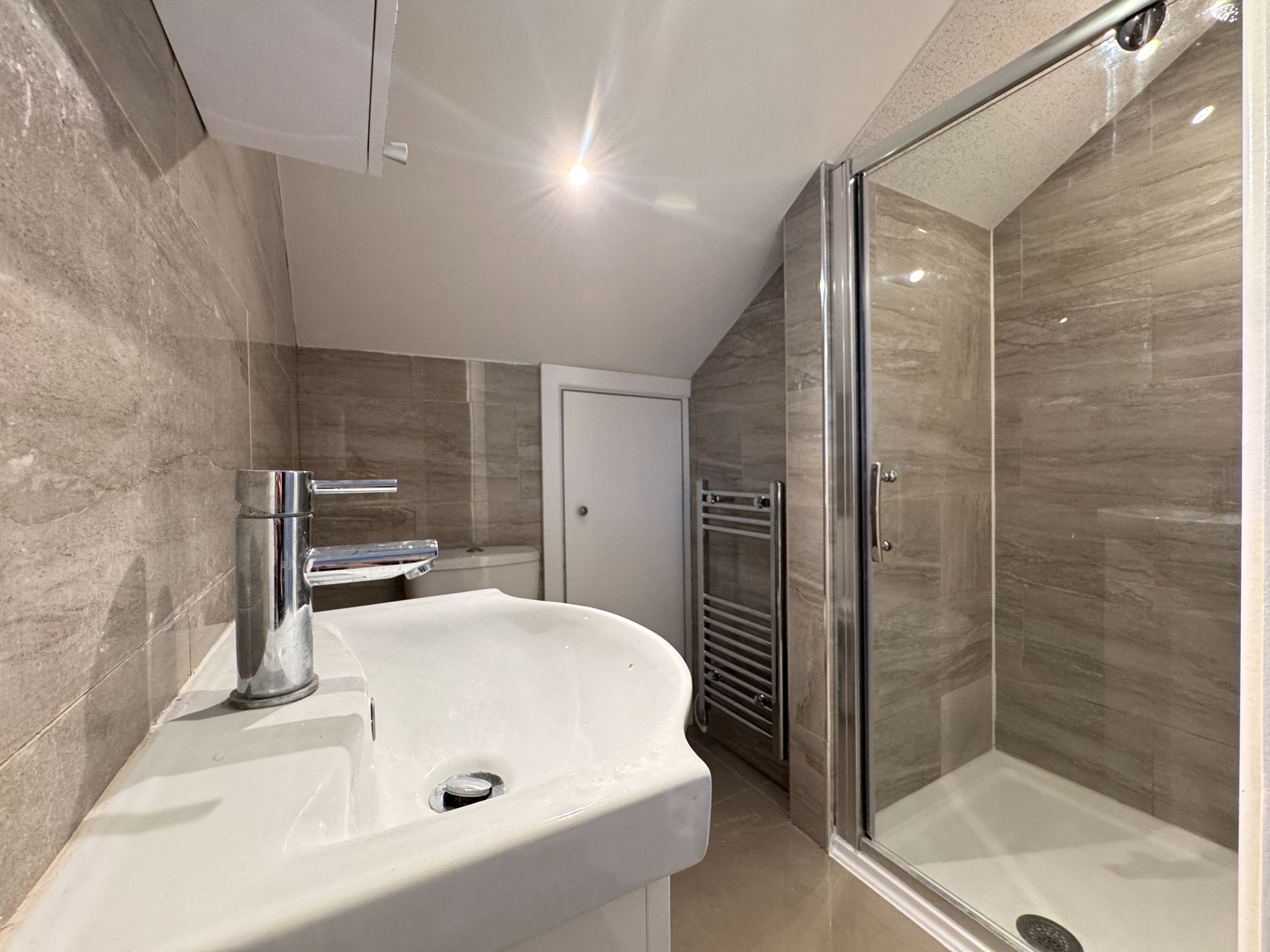 1 bedroom studio flat/apartment Under Offer in Willesden Green - Photograph 5