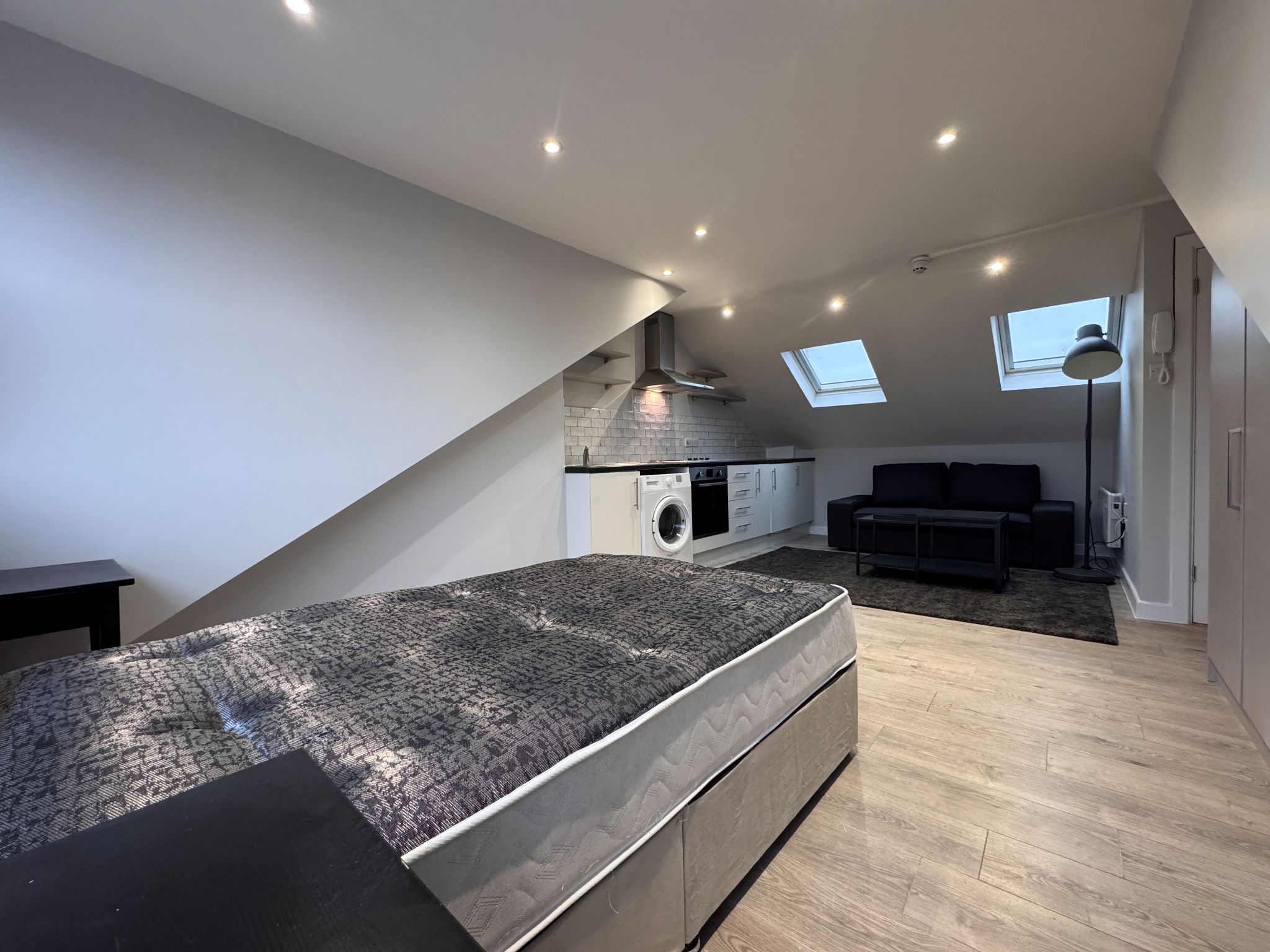 1 bedroom studio flat/apartment To Let in Willesden Green - Property photograph