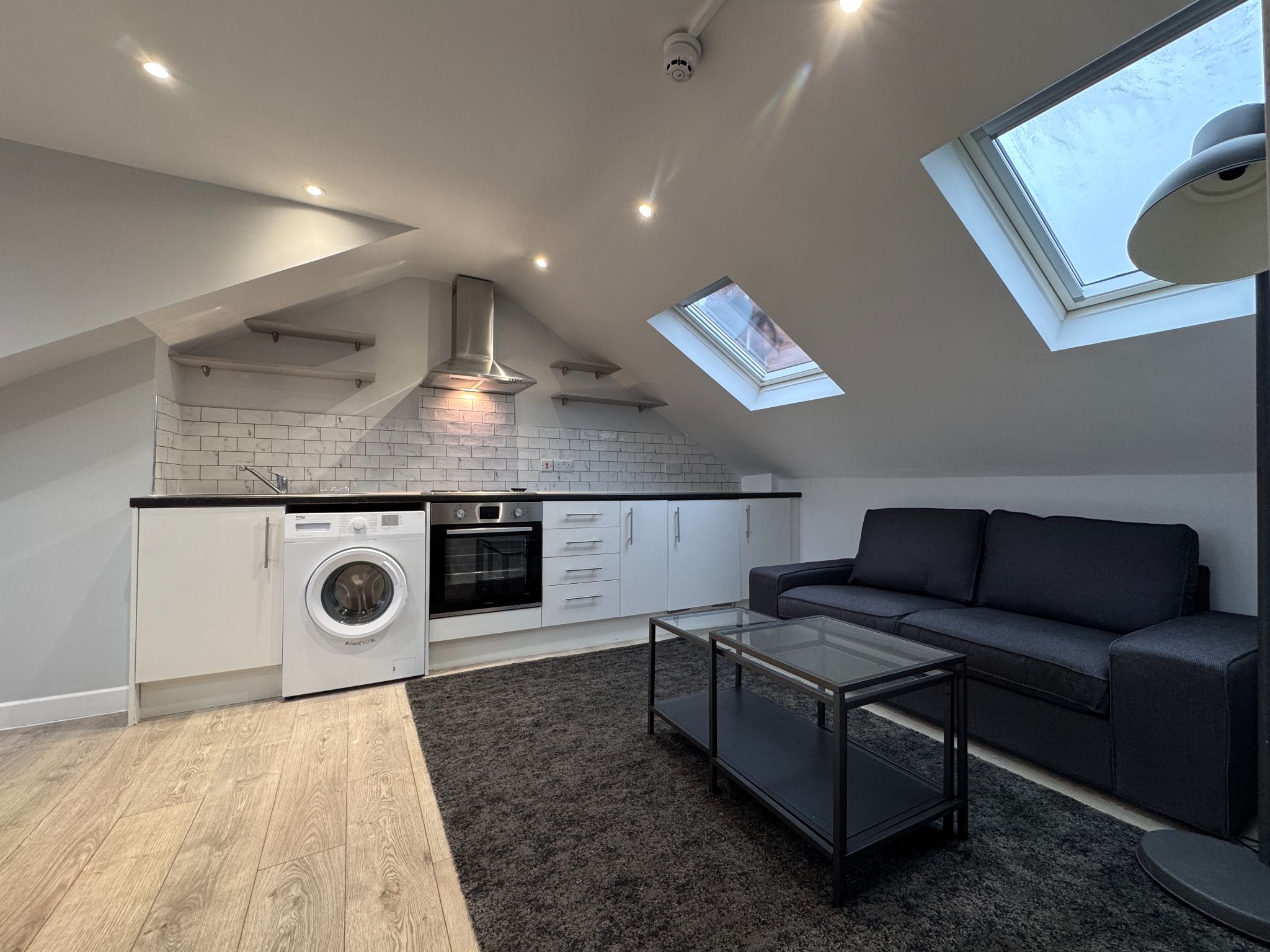 1 bedroom studio flat/apartment Under Offer in Willesden Green - Photograph 8