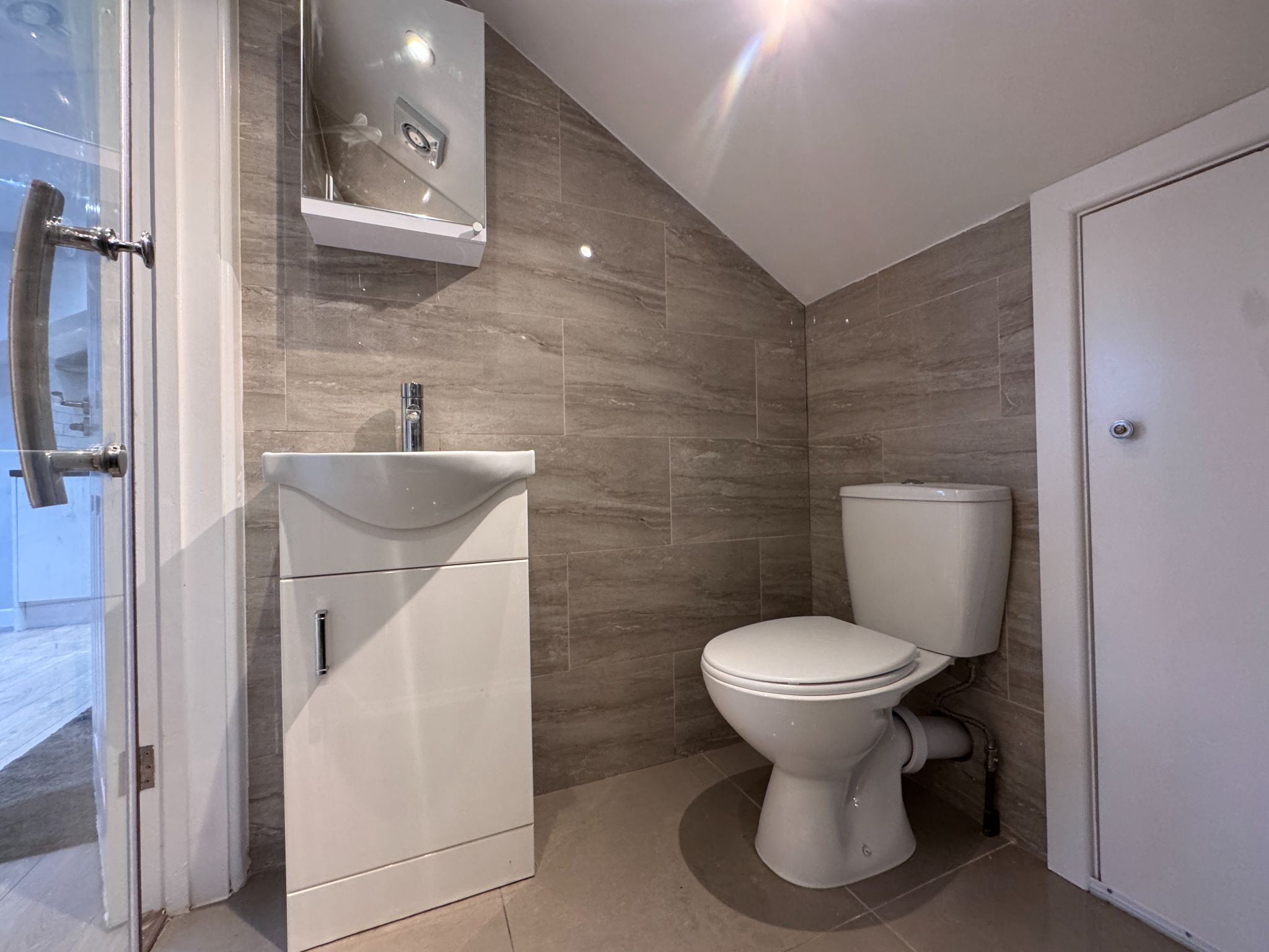 1 bedroom studio flat/apartment Under Offer in Willesden Green - Photograph 6